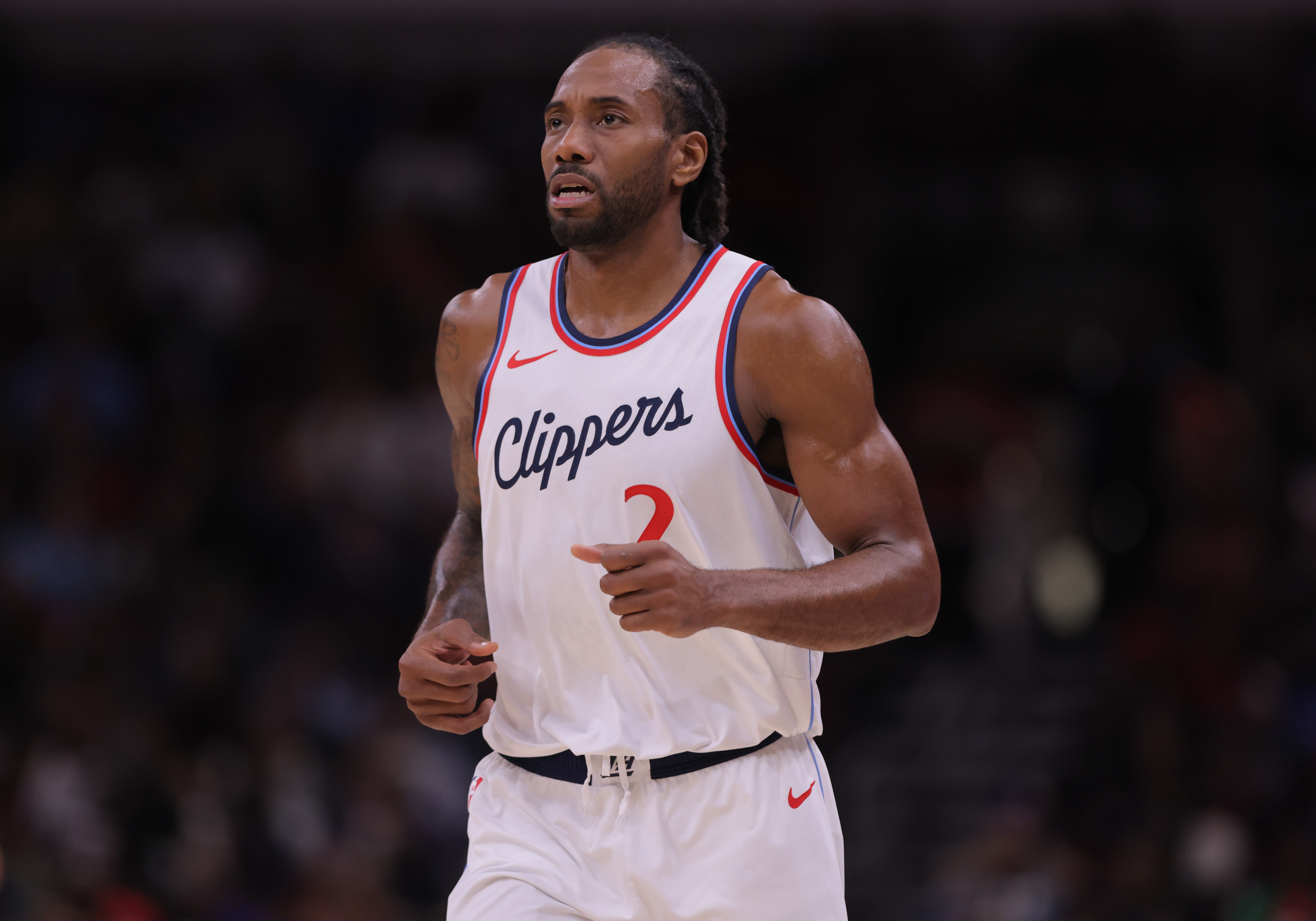 次節(jié)回暖！萊昂納德半場7中4拿到11分3板2助2斷1帽