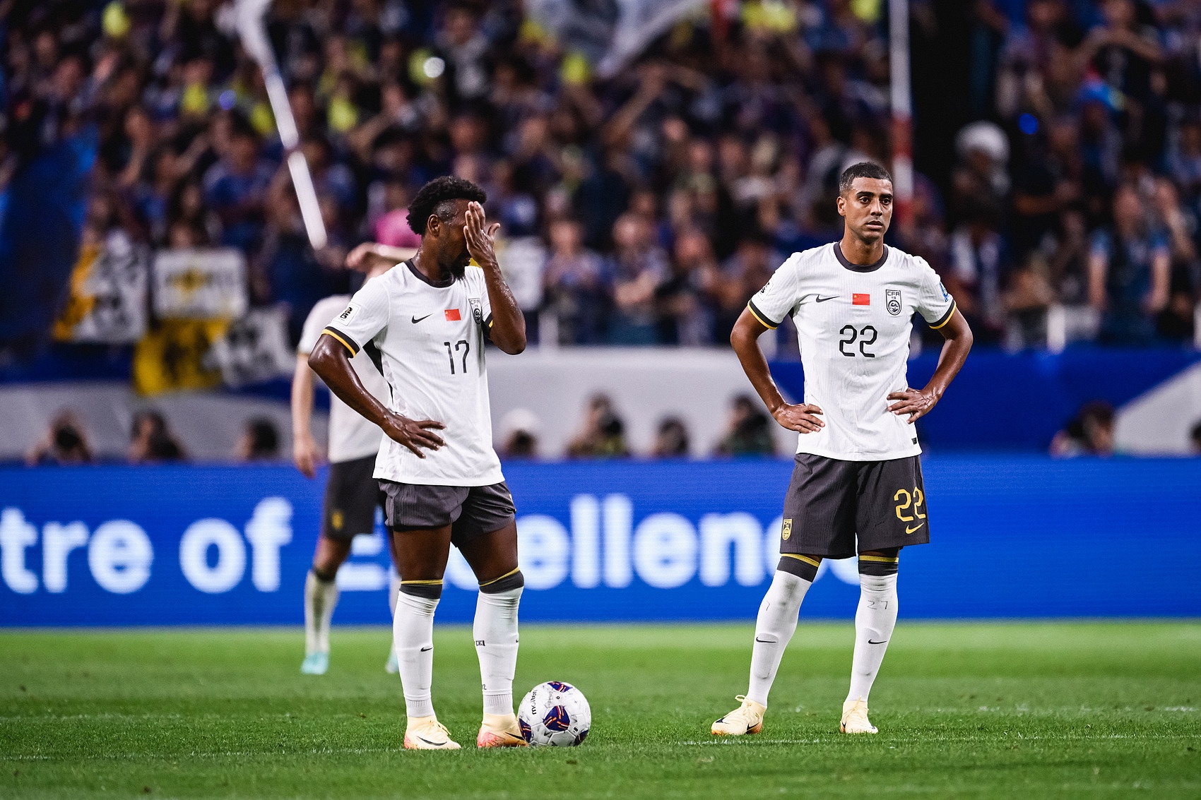 足球報(bào):足協(xié)不會(huì)把成績(jī)提升寄托于歸化 國(guó)足會(huì)根據(jù)狀態(tài)征召