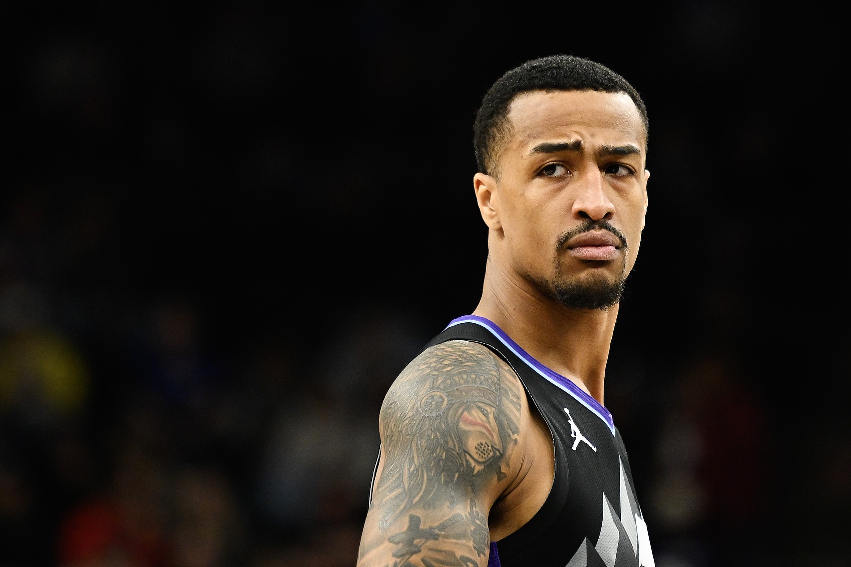 效率不高!科林斯30中12拿到28分10籃板