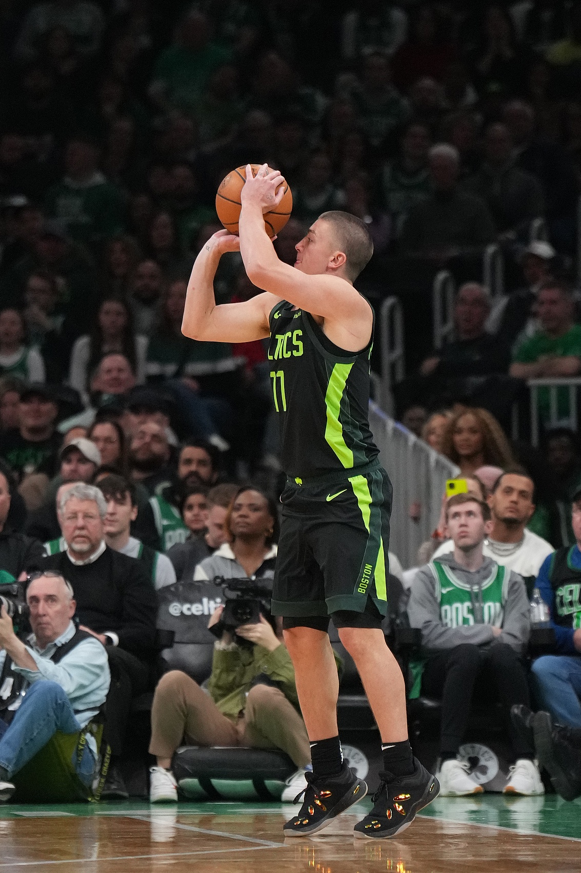 替補三分王!普理查德11中7&三分8中5拿到22分6板3助2斷