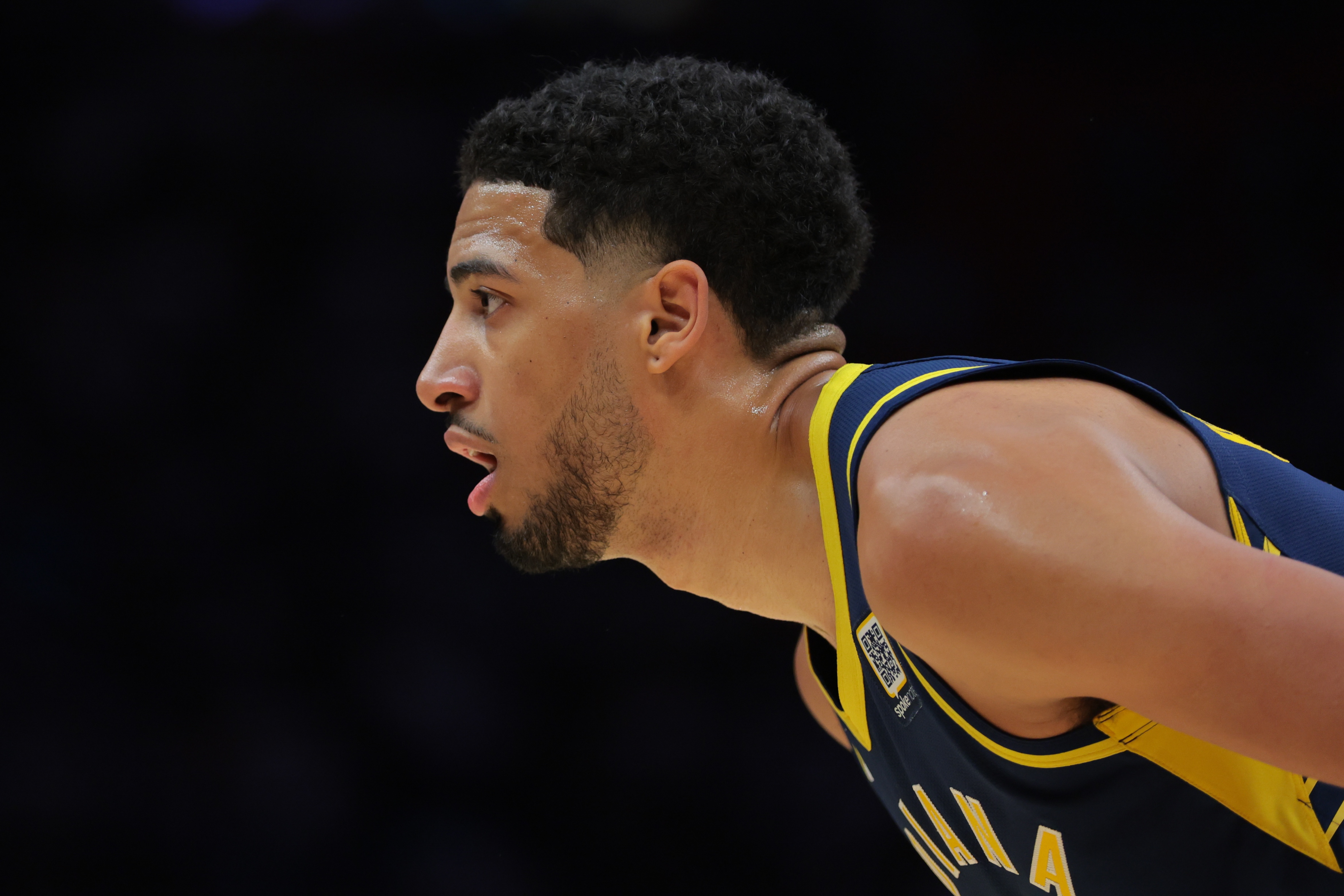 哈利伯頓:我賽前看了自己上一次對陣火箭的表現 自我反思很重要