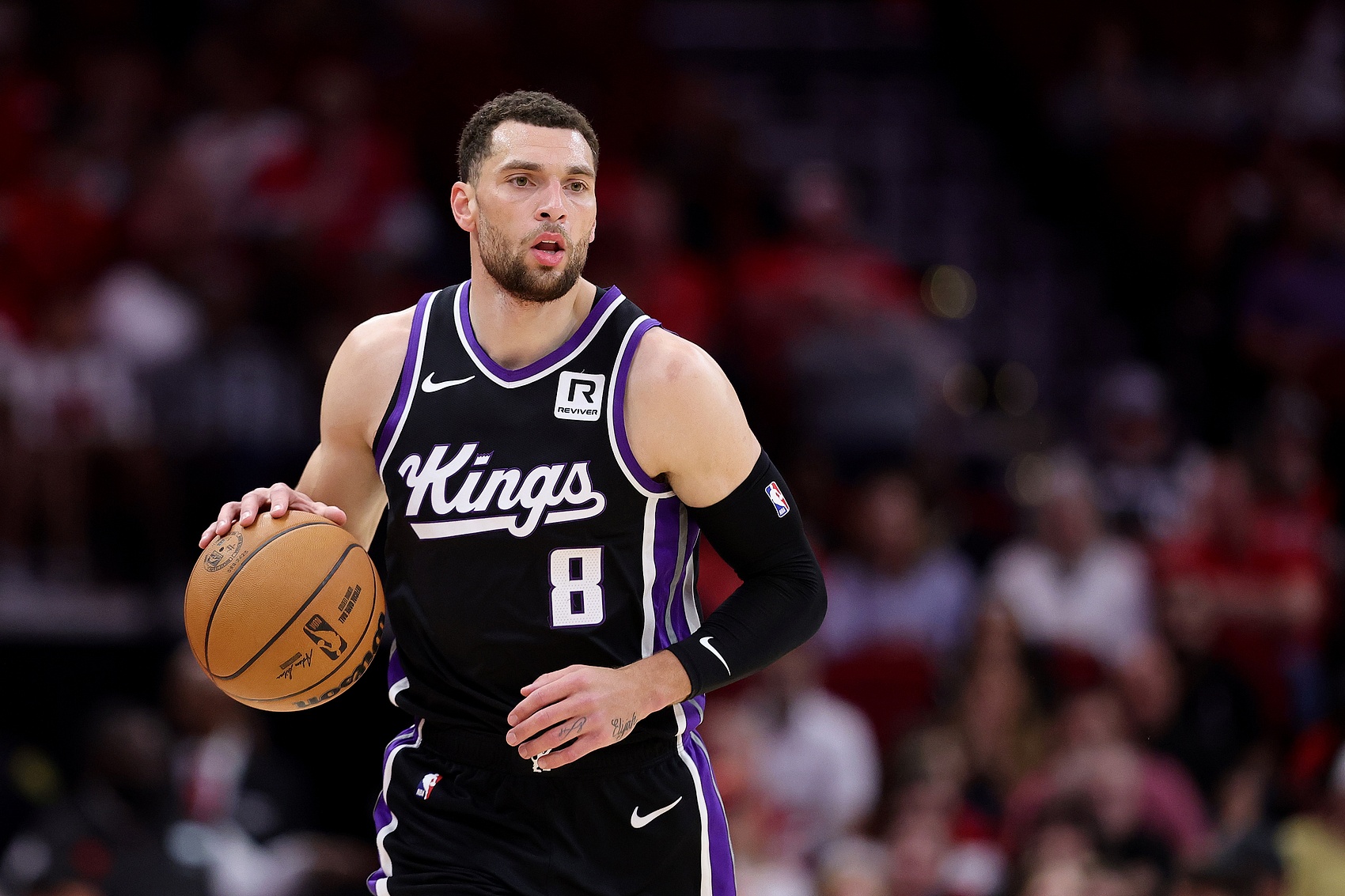 效率很高!拉文11中7&三分8中5砍下23分6助攻