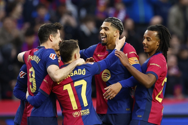 歐冠淘汰賽雙殺對手!巴薩上次做到還是2019年總比分4-0曼聯