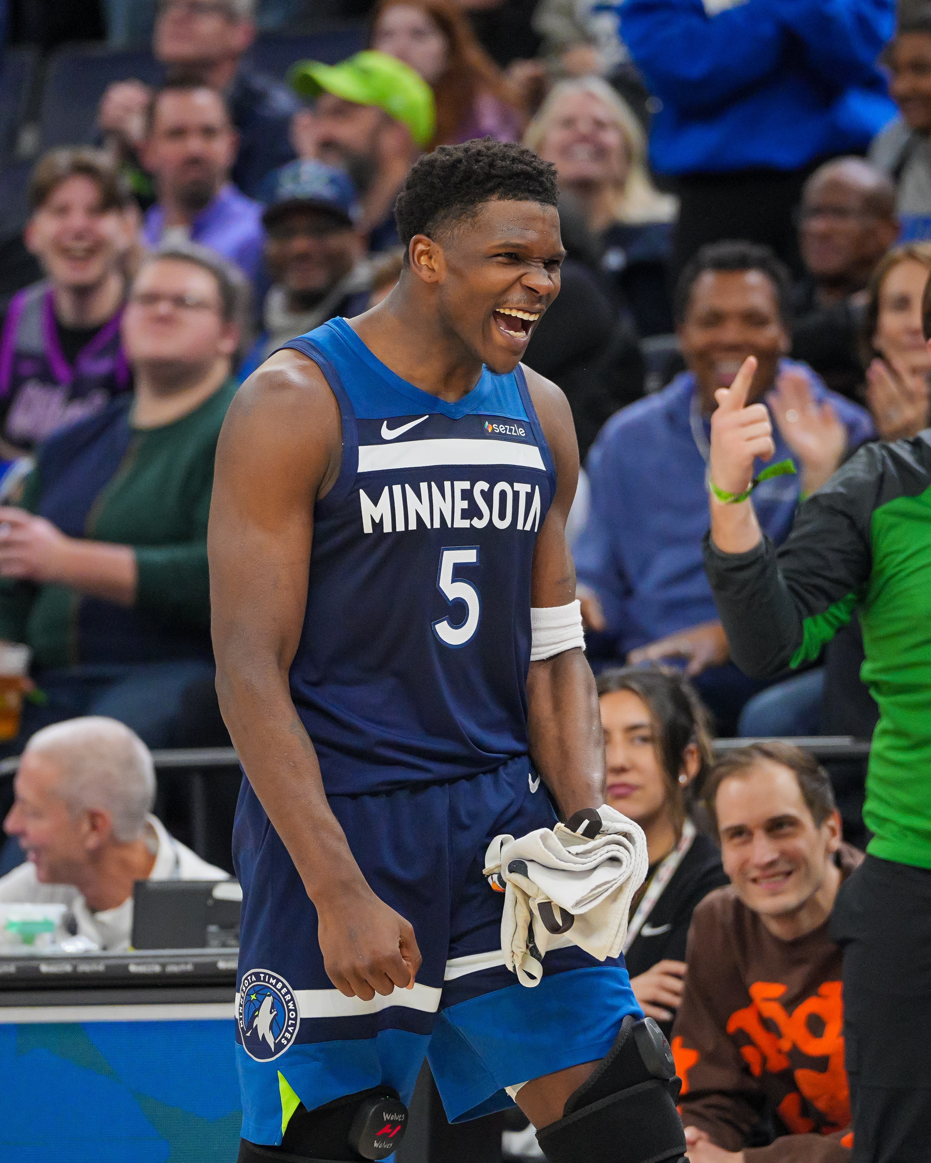 愛德華茲:我看了很多東契奇如何破包夾的比賽錄像