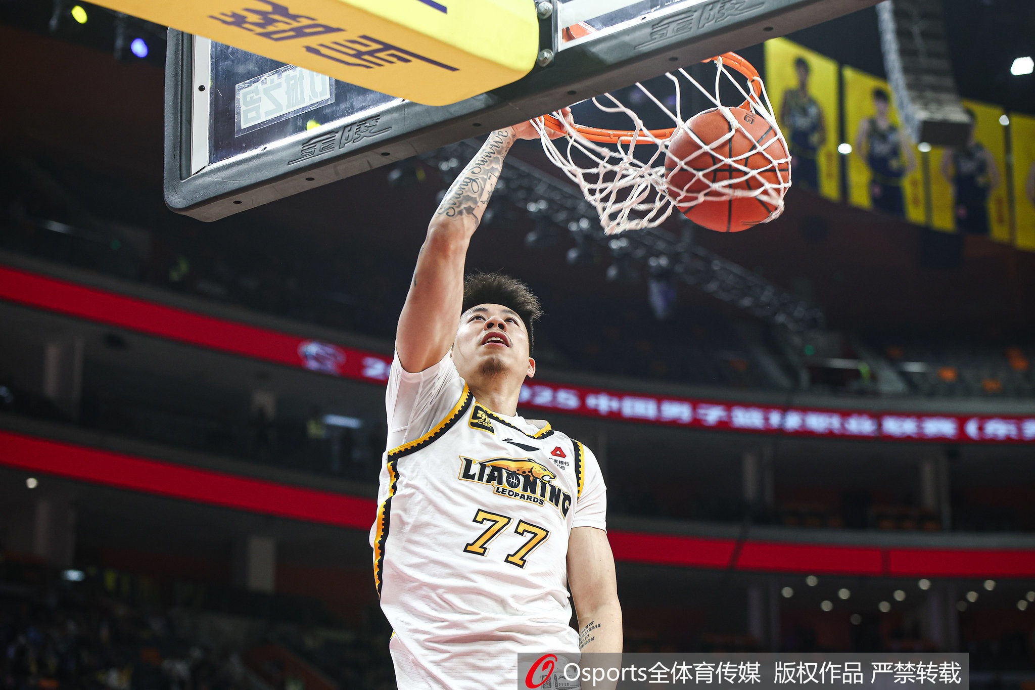 很拼！張鎮(zhèn)麟28投11中&三分14中5砍29分7板4助2斷 5個前場籃板