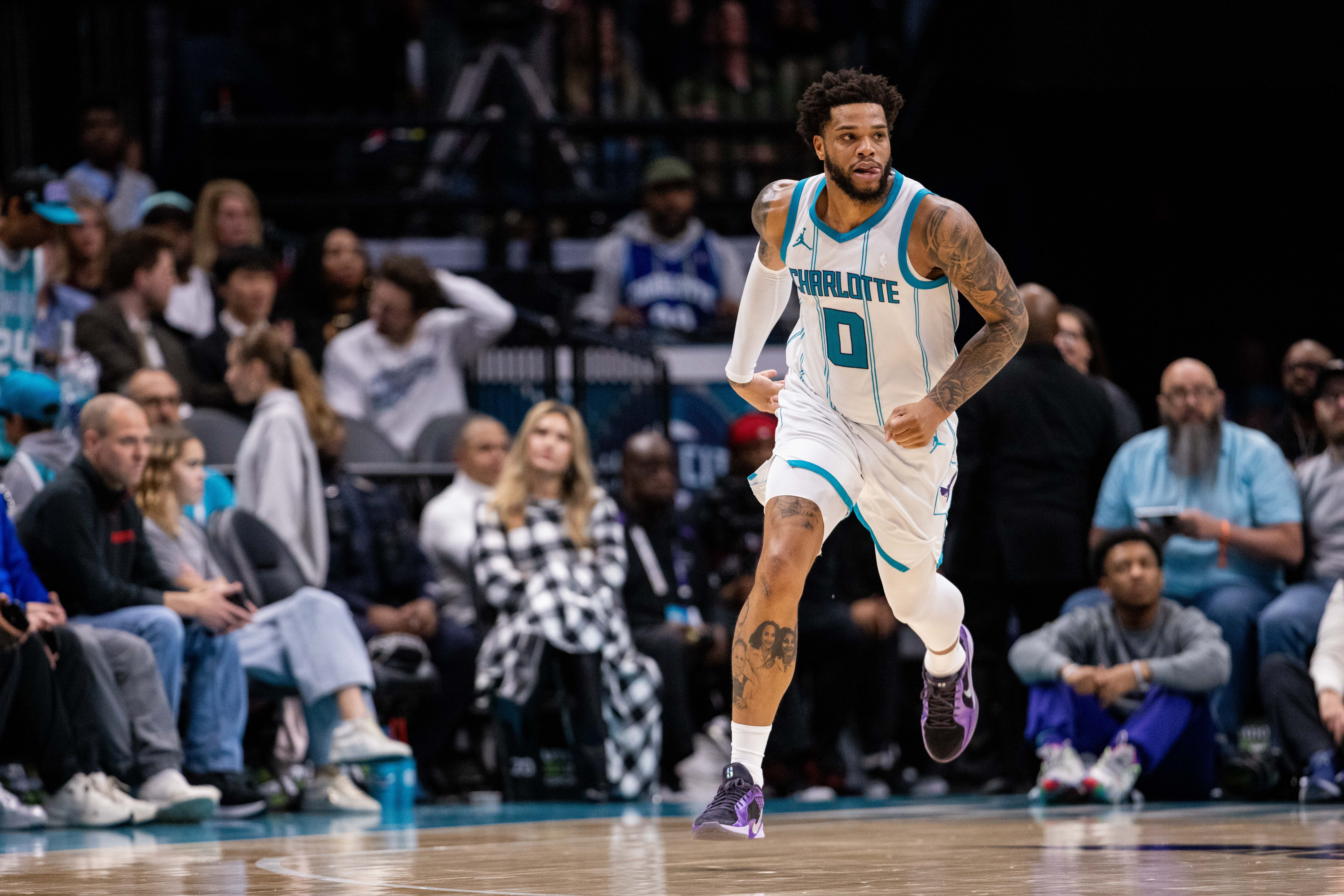 黃蜂主帥:小橋幫助隊友一起進步 這是具備黃蜂DNA的球員會做的事