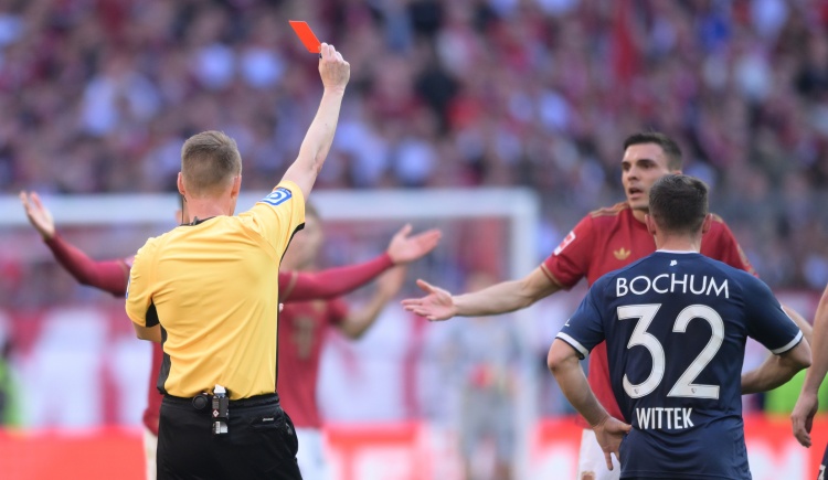 帕利尼亞染紅導致被逆轉(zhuǎn)!穆勒:這對他很痛苦,我們會支持鼓勵他