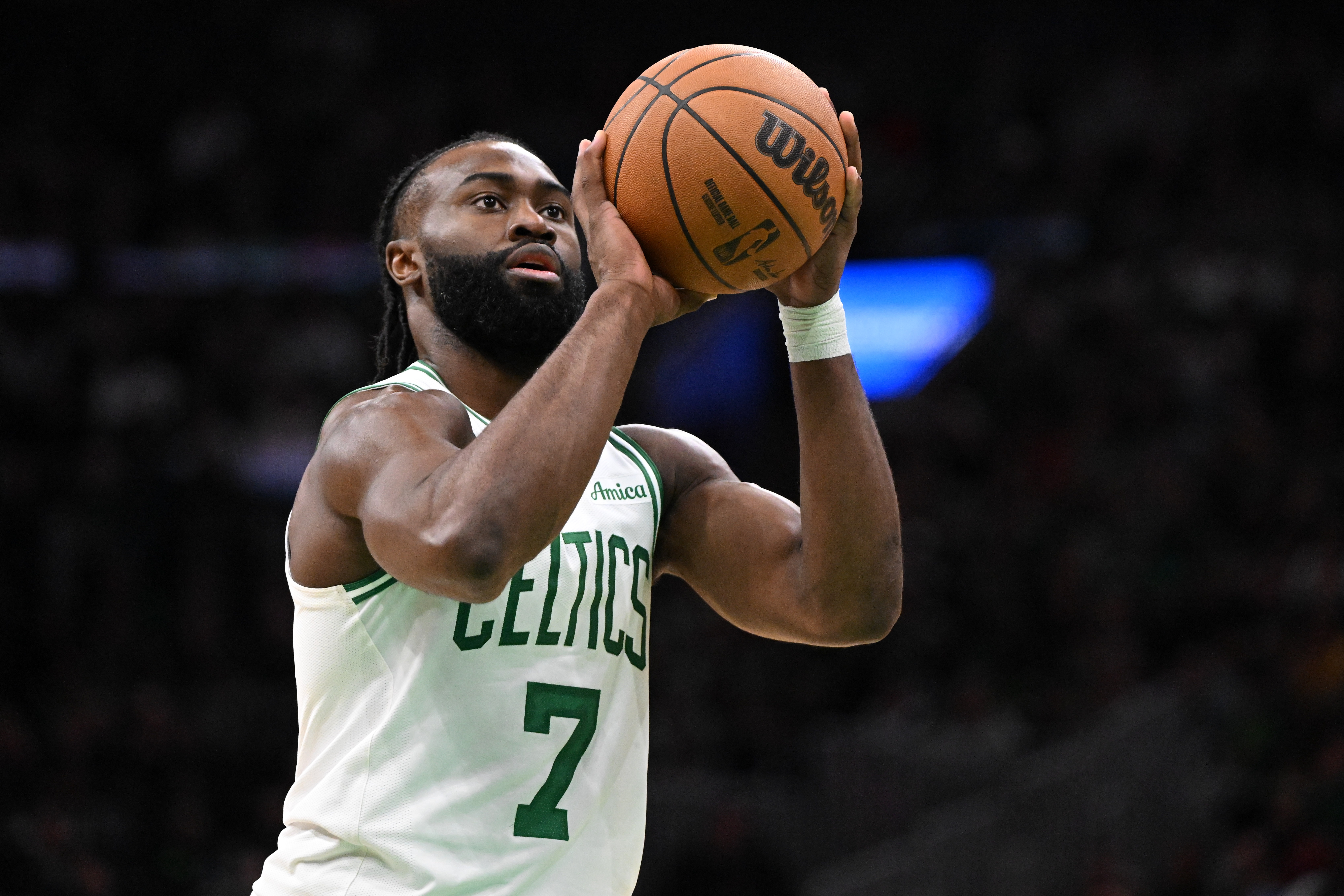 單核帶隊(duì)!杰倫-布朗20中8得26分8板7助3斷1帽 罰球11中10