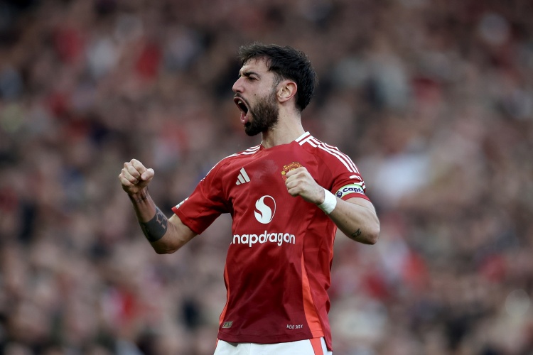 不走運,客場對陣曼聯2次被進點球+吃到紅牌,皇家社會是西甲首隊