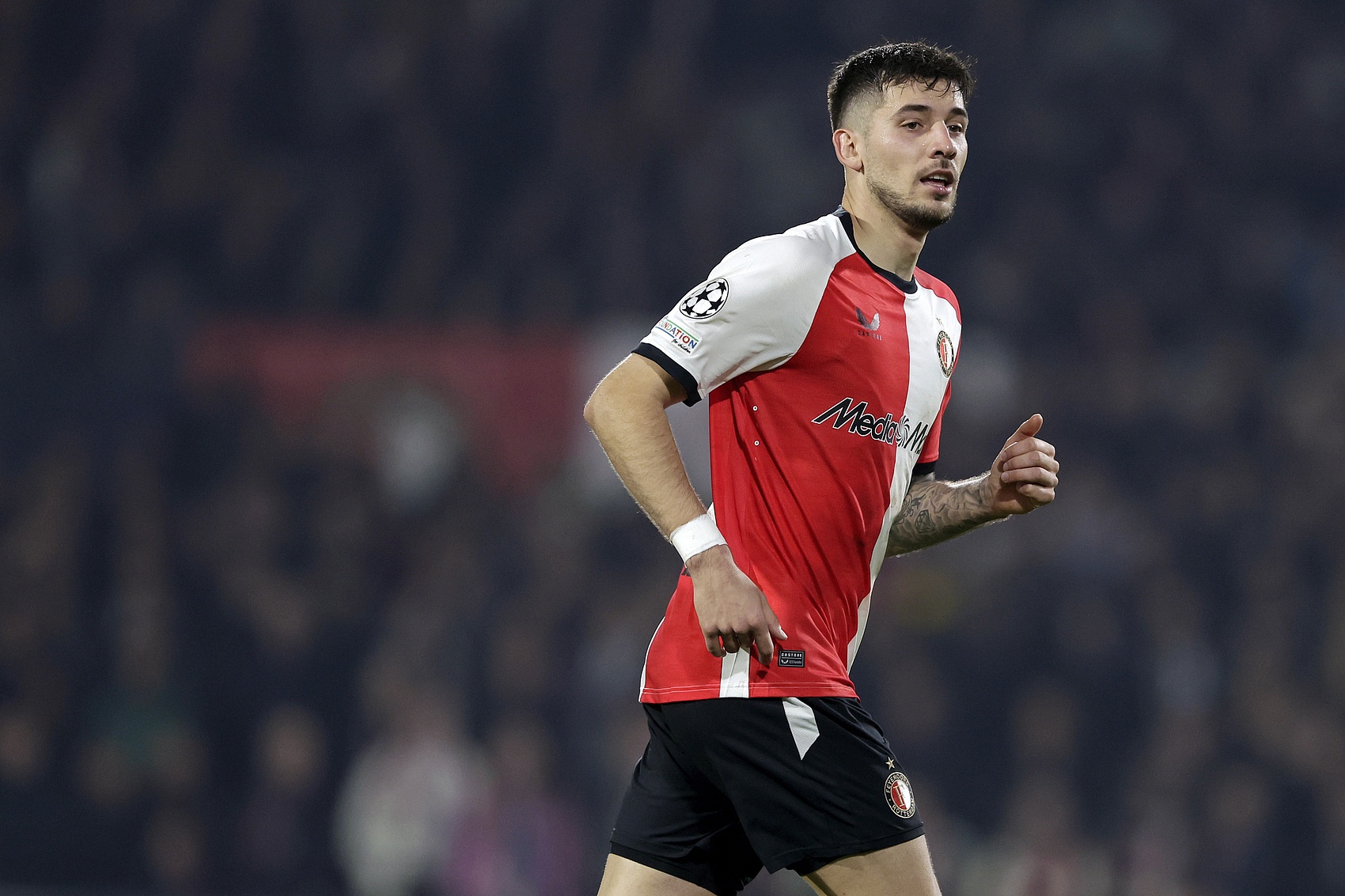 費(fèi)耶諾德中場(chǎng):我們只是輸了國米2球,很難逆轉(zhuǎn)但并非不可能做到