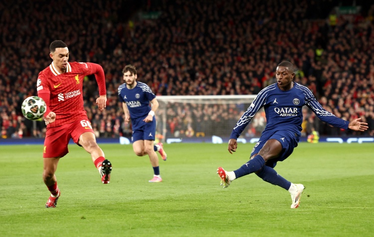 卡拉格：巴黎選擇了場地并且還第一個罰點球，這讓我有些不太理解