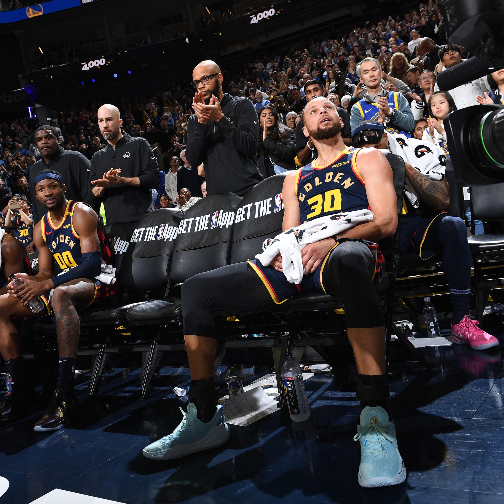 盤點勇士賽季末熱點話題：4000三分 沖擊上半區 史上最佳控衛之爭