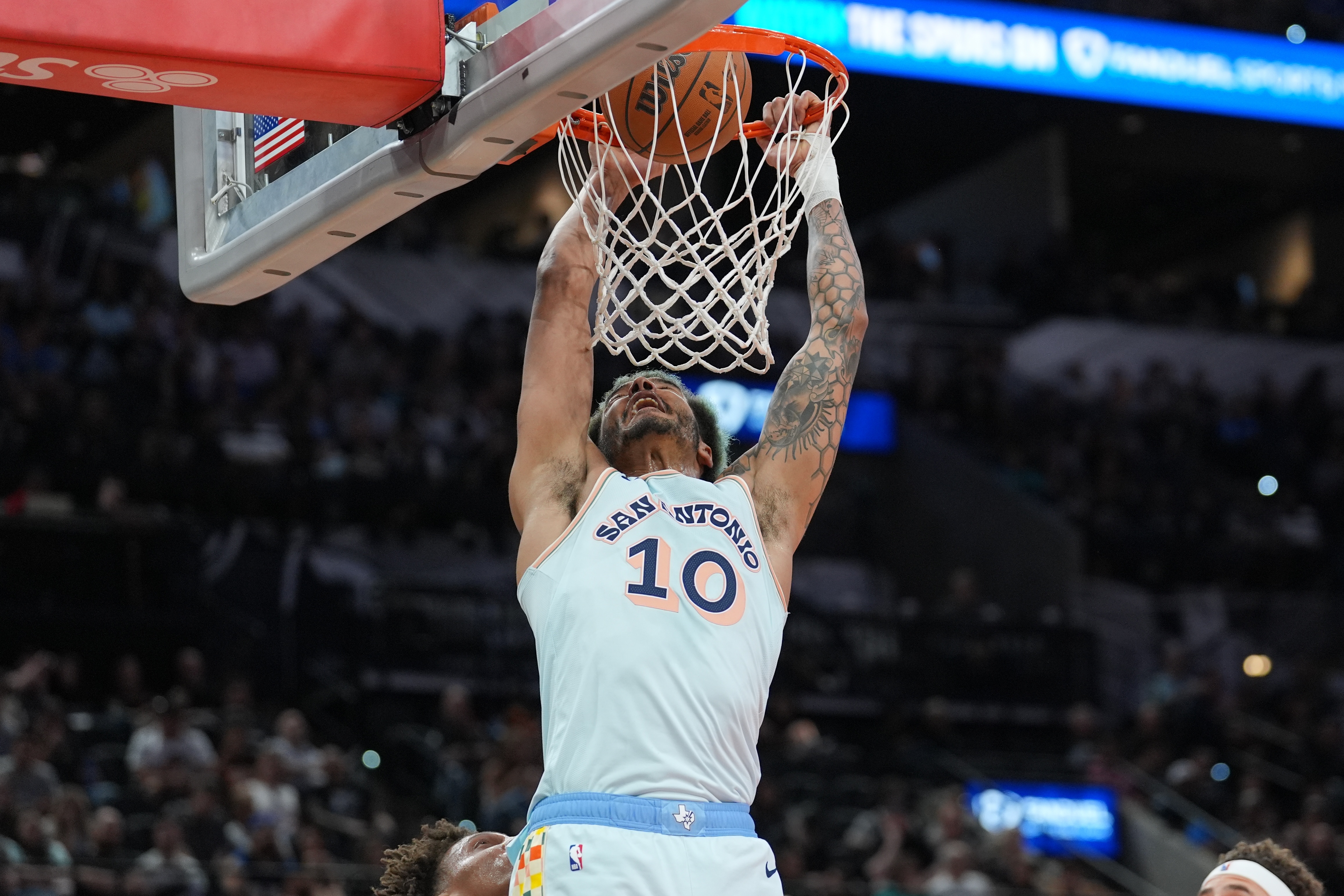 活力滿滿!索漢17中11砍賽季新高23分 搶9籃板&其中4個前場板