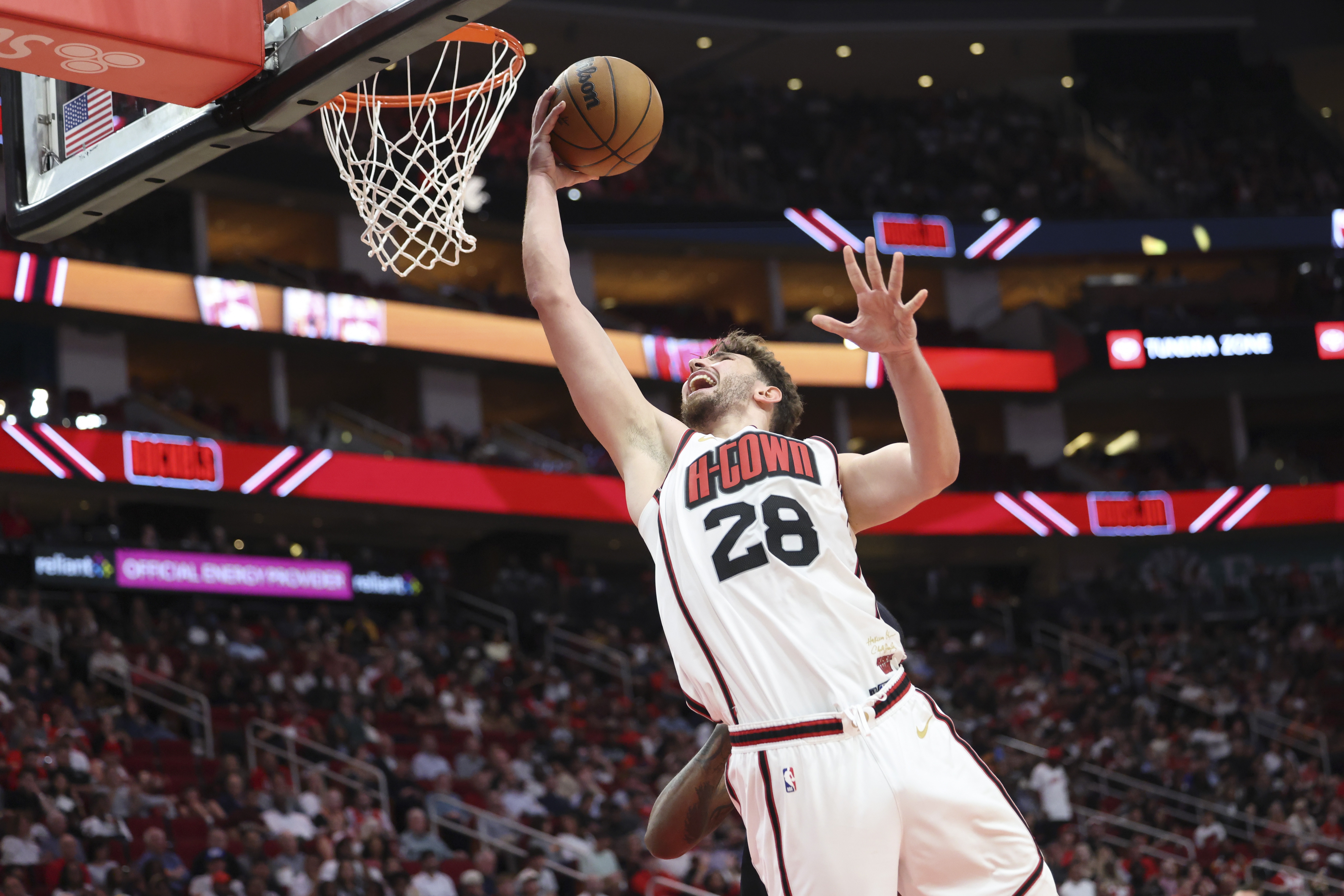 后程發力！申京18中9拿下24分15板4助2斷2帽 下半場18分