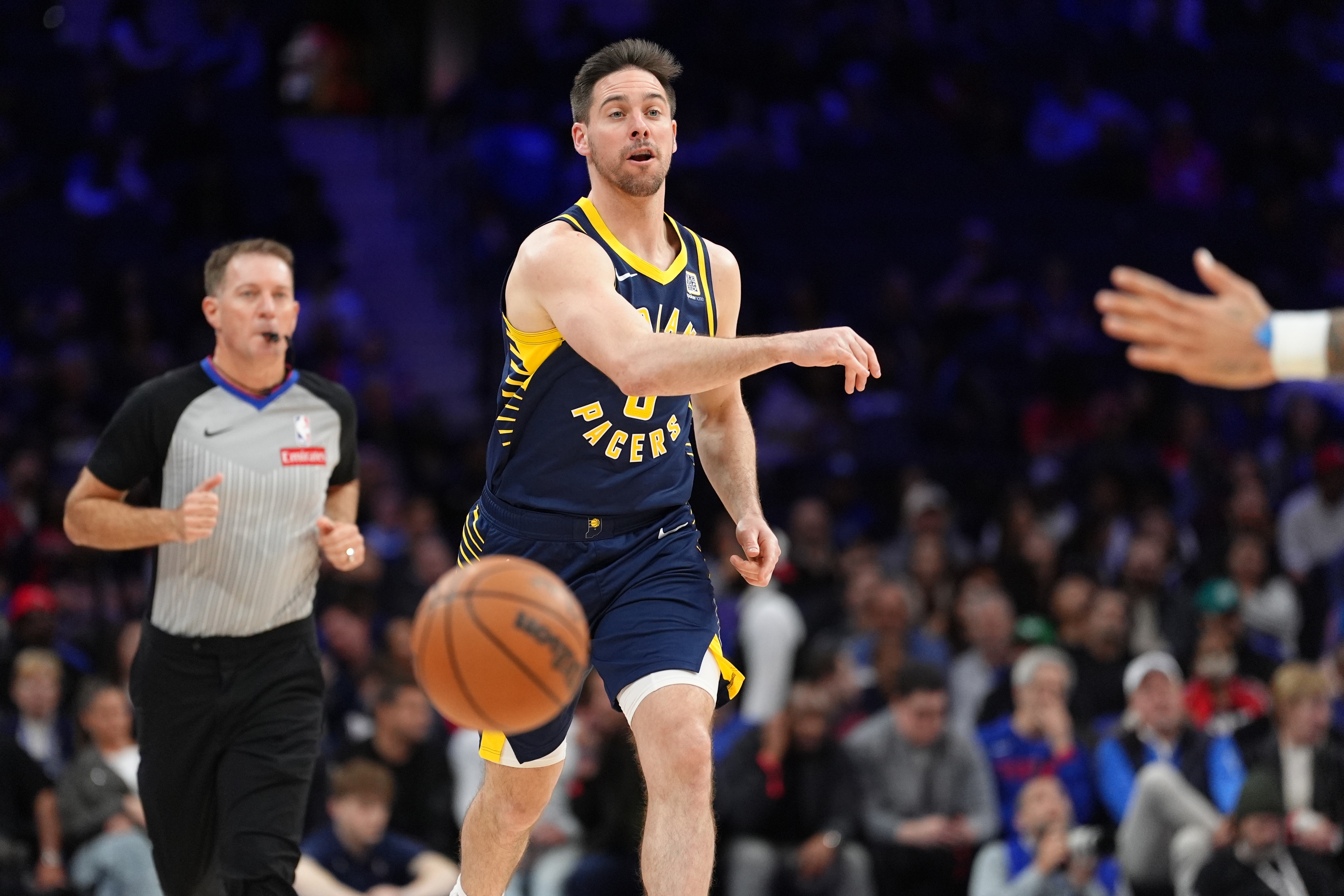 糟糕！麥康納：我們替補(bǔ)席的表現(xiàn)太糟糕 這樣根本無(wú)法取得勝利