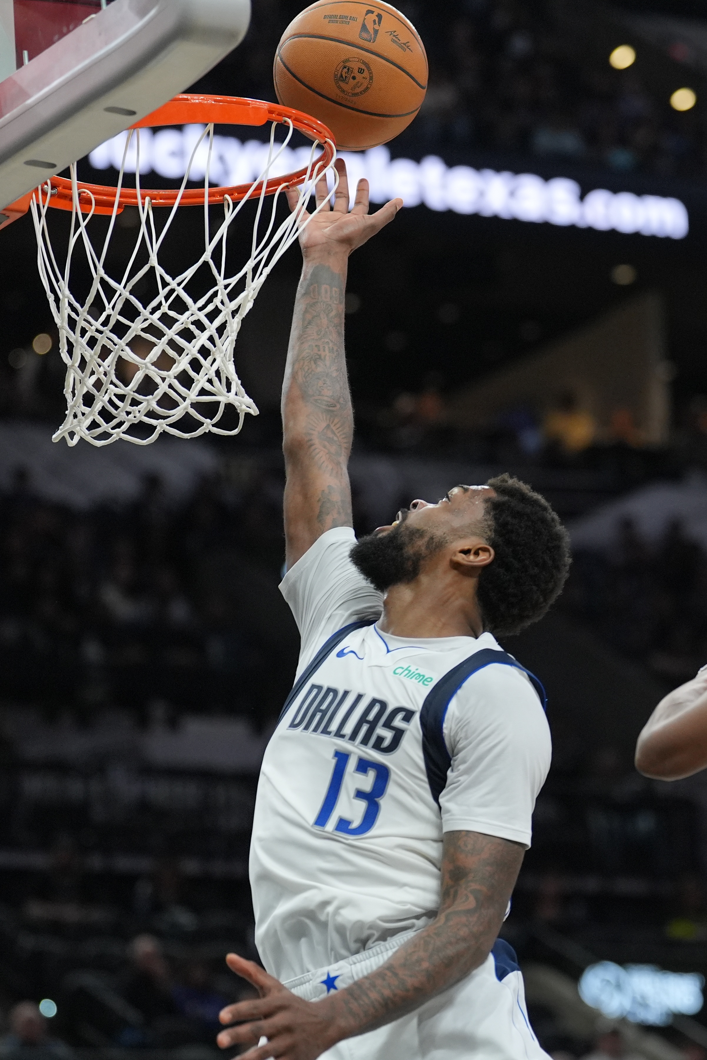 徹底殺瘋了!馬紹爾上半場15中13爆砍28分 率殘陣戰(zhàn)平尼克斯