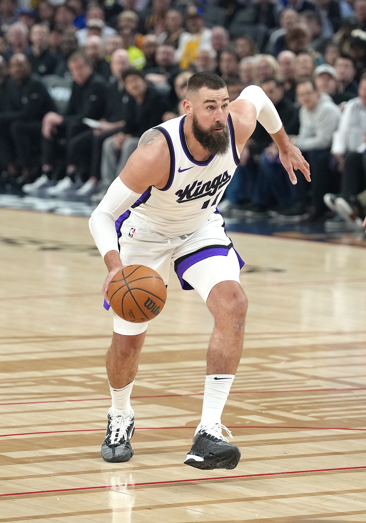 效率挺高但難挽敗局!瓦蘭11中8得到18分7板1助