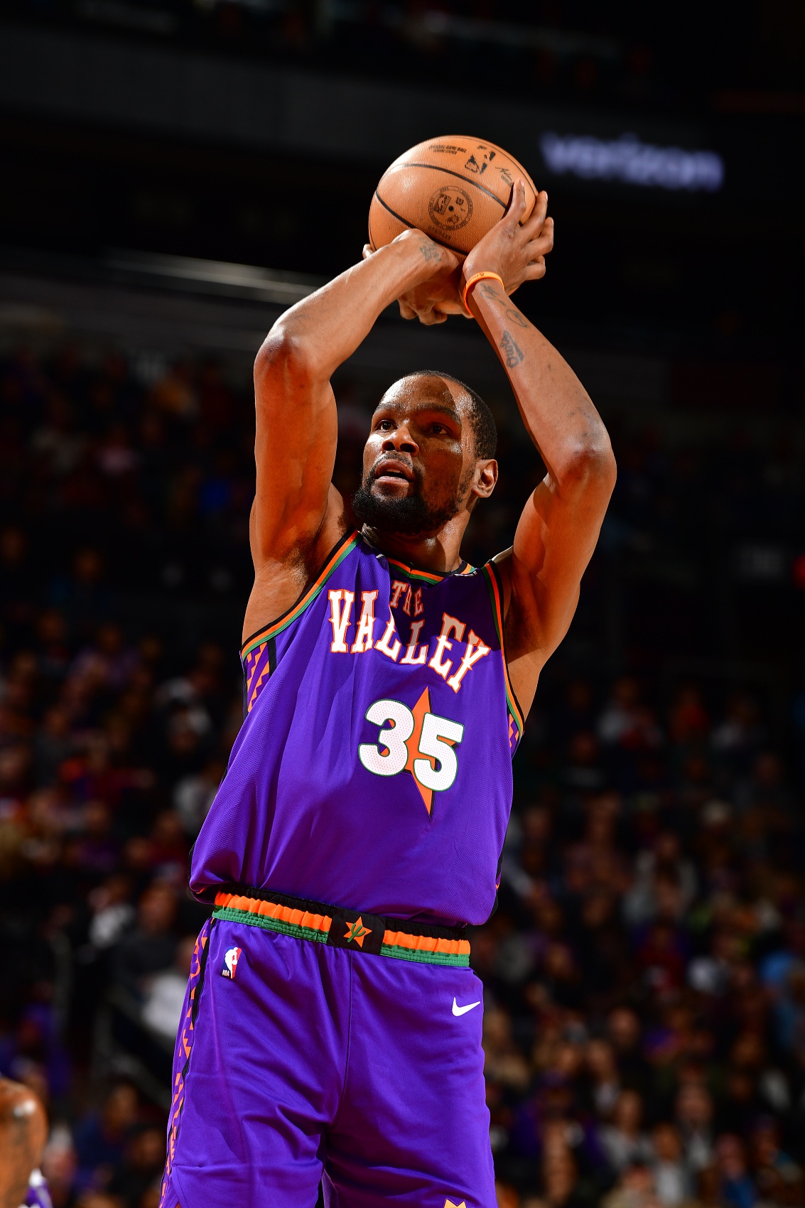 輕輕松松！杜蘭特上半場10中6砍下17分4助攻 正負值+18