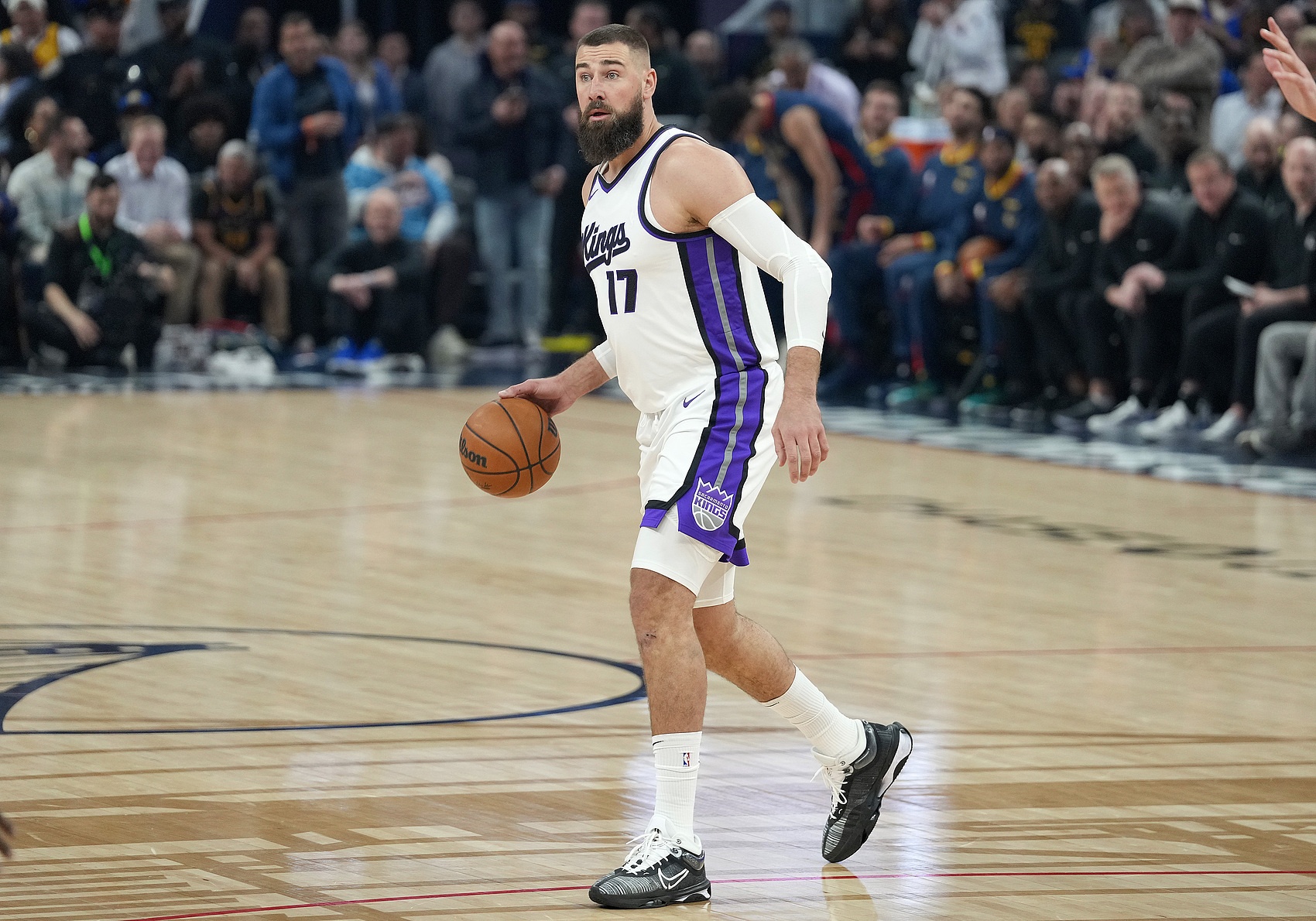 找不到筐!瓦蘭丘納斯半場5中1得4分6板1助 正負(fù)值-18最低