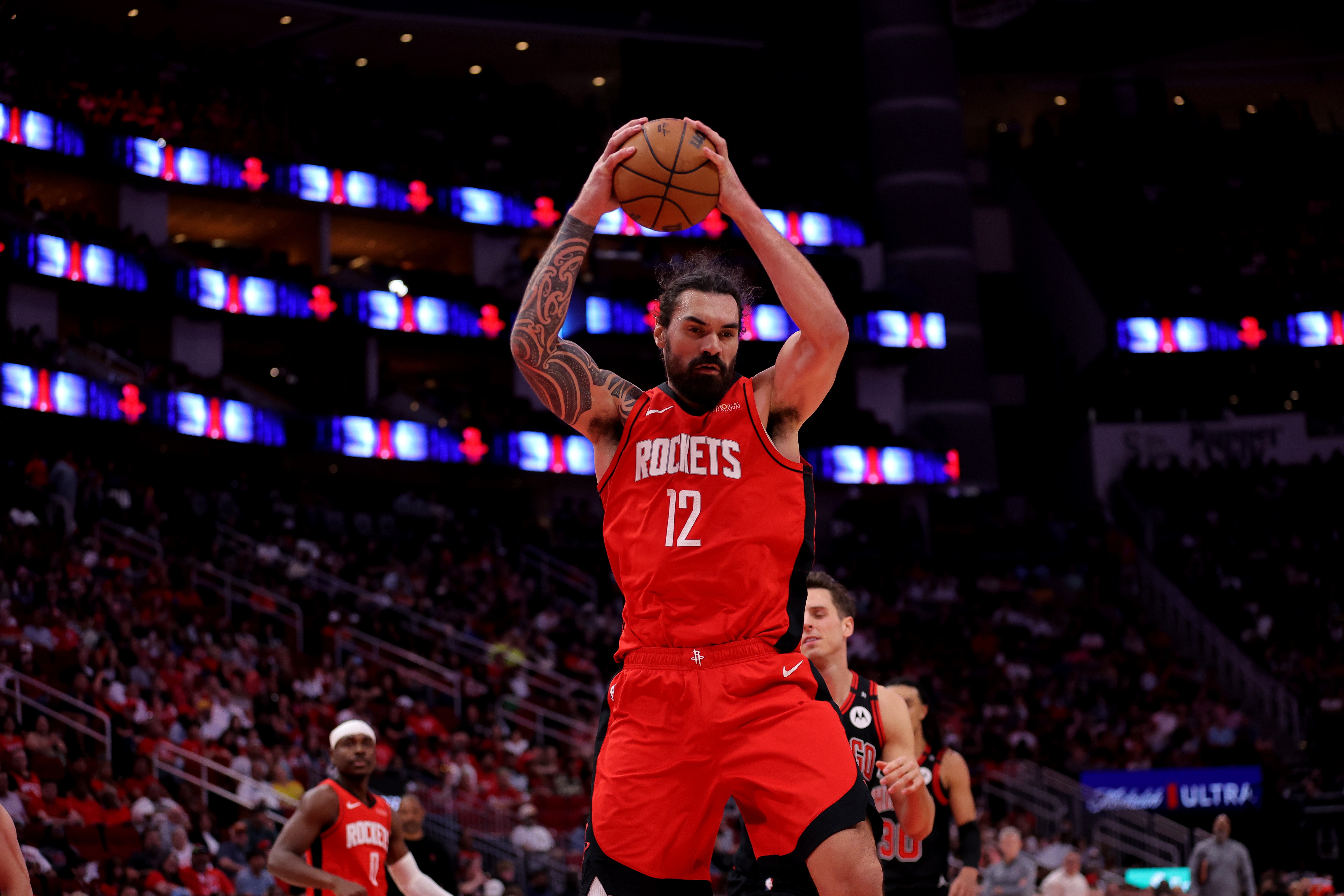 籃板怪獸！亞當斯爆搶10進攻板 全場14分12板2助3帽