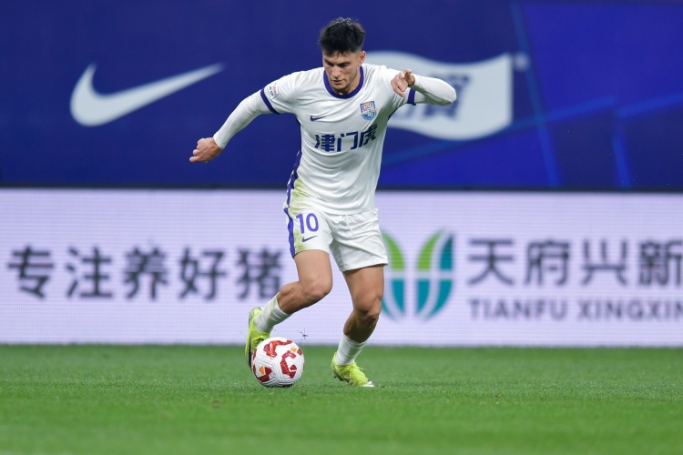 津媒：津門虎今天將和大連英博熱身，本場比賽分三節進行