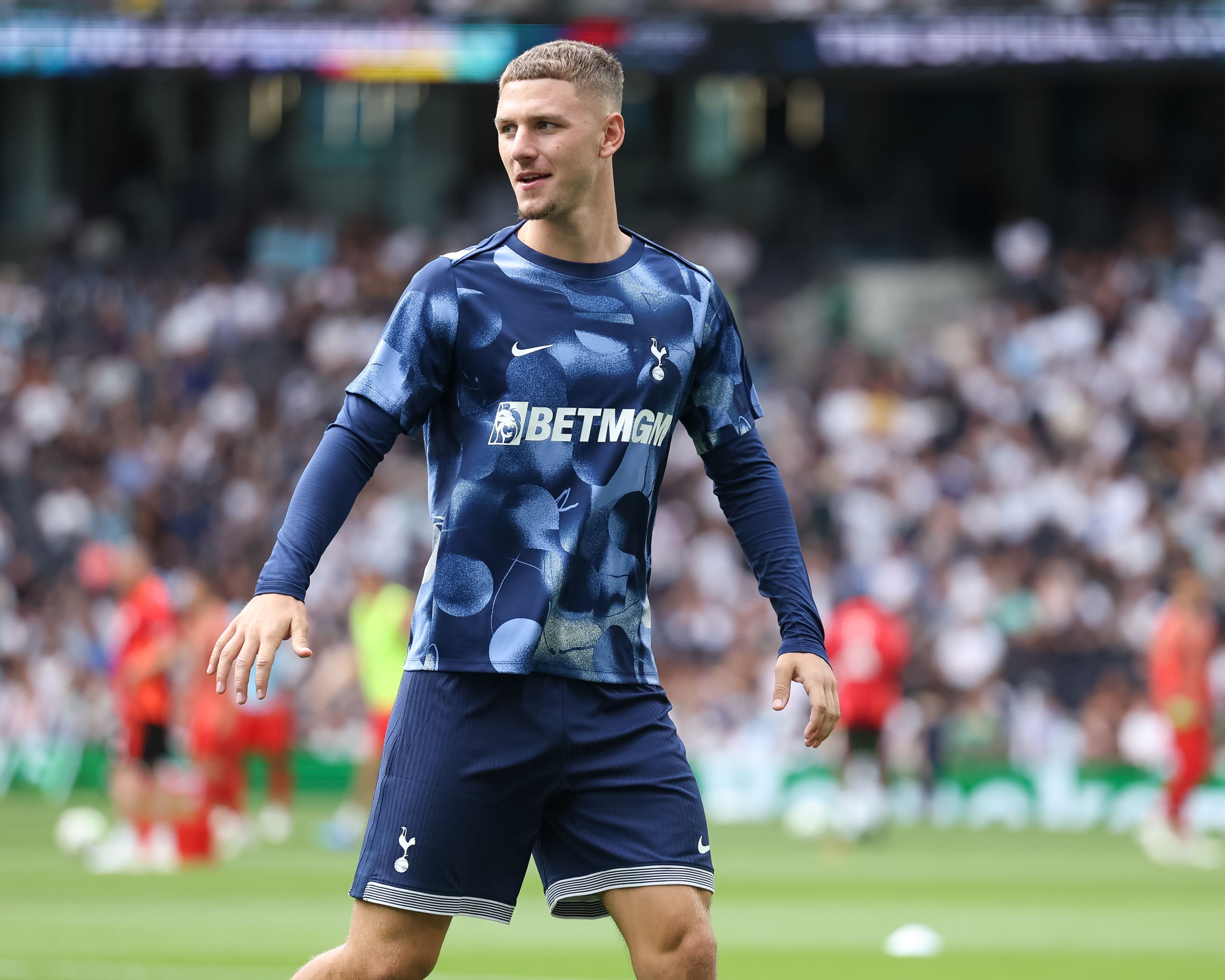 官方：熱刺外租小將唐利轉(zhuǎn)換至北愛爾蘭，被譽(yù)為新哈里-凱恩