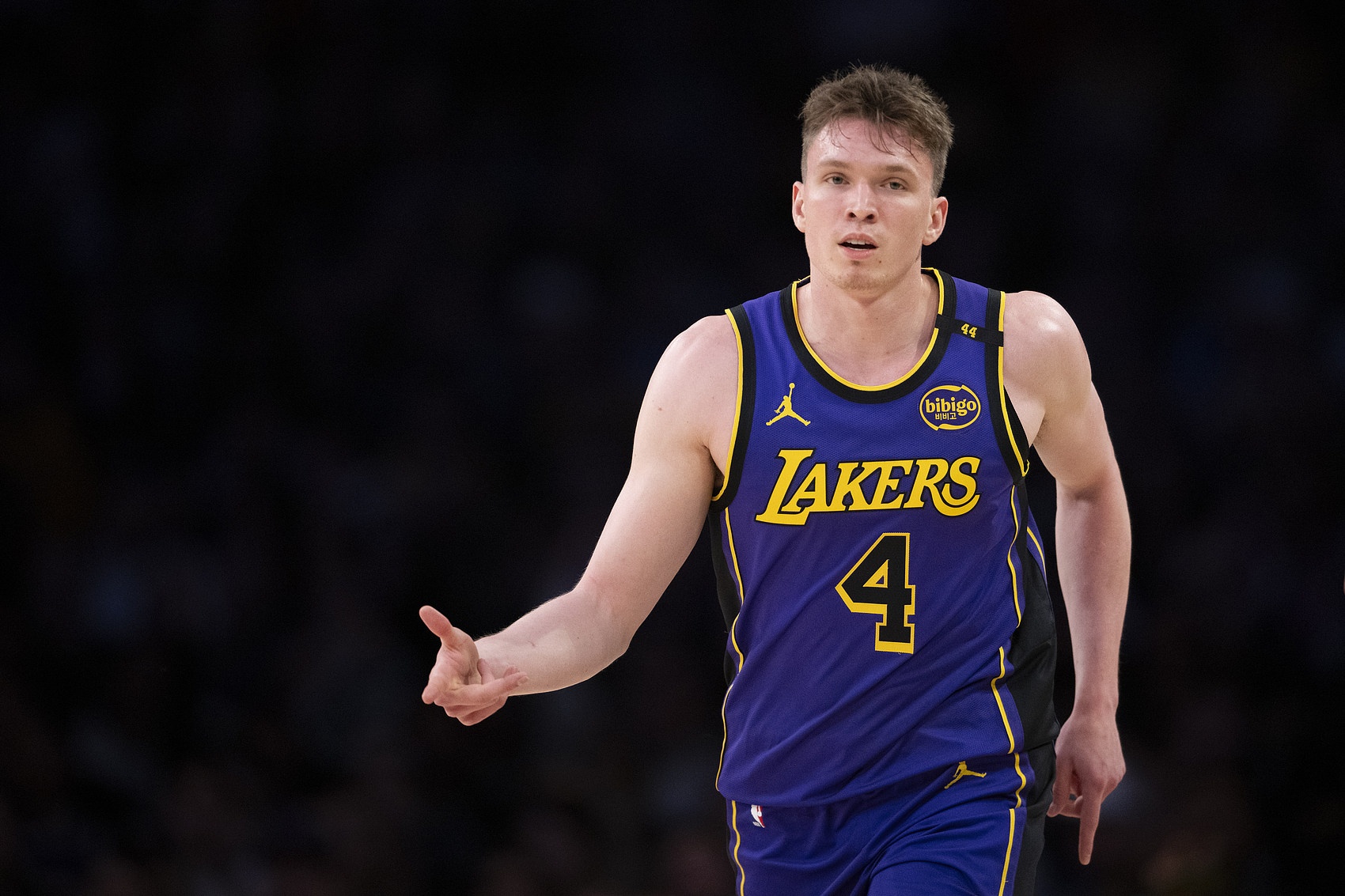 投得很準！克內克特半場3記三分拿到10分1板1助