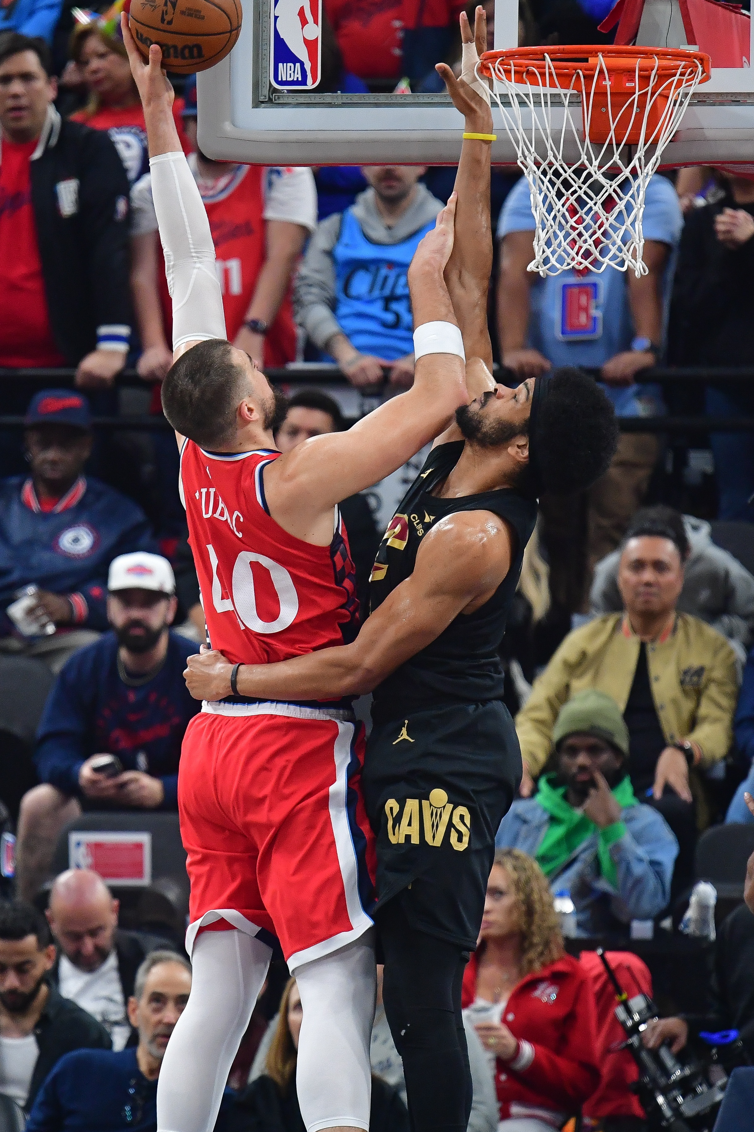 快船VS騎士述評:組尼爾錘爛聯盟第一雙塔 戰神卡滿血小船變航母