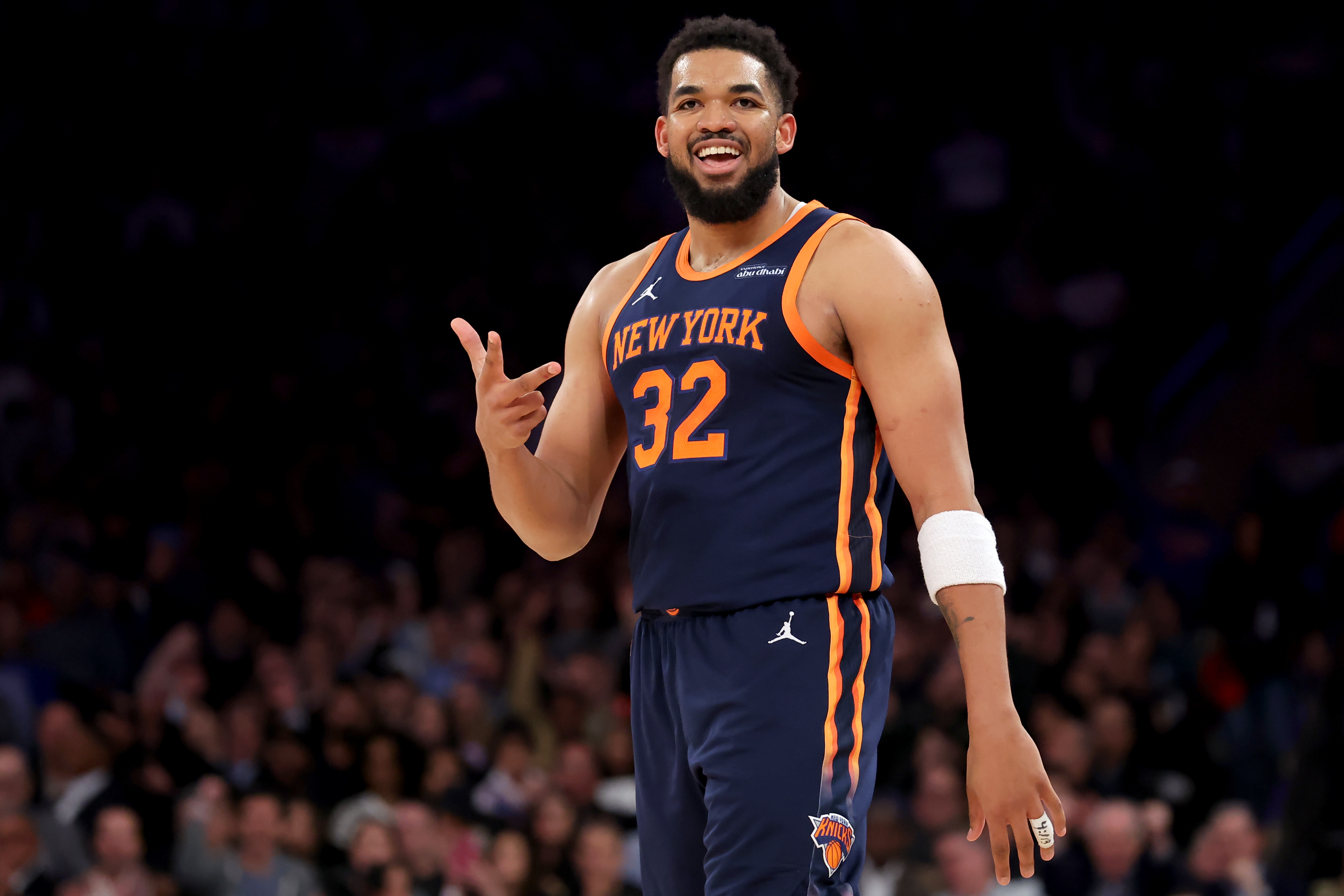 基德談防守唐斯：他是聯(lián)盟最好中鋒之一 能拉開(kāi)空間也能找到隊(duì)友