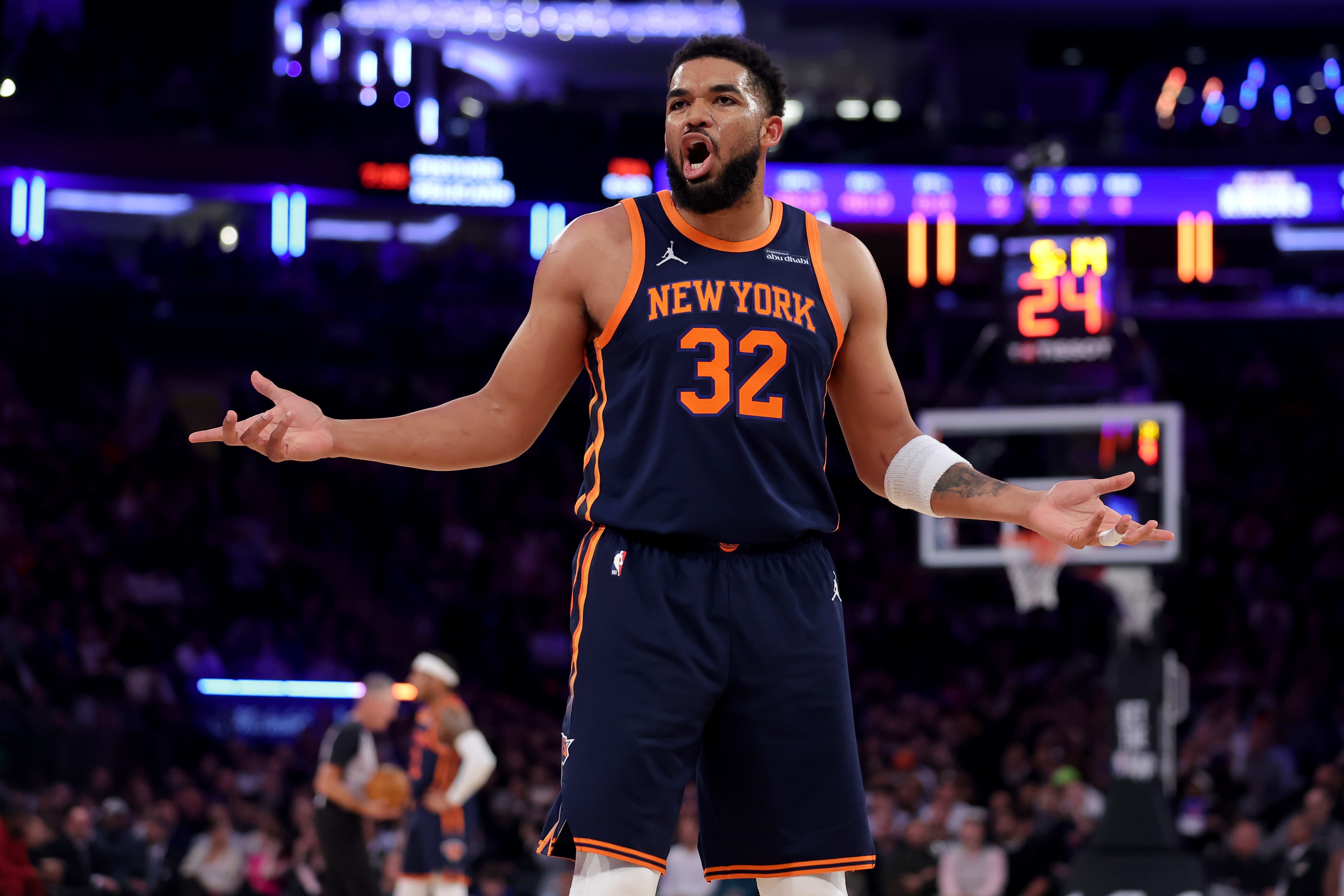 要不歇歇吧!唐斯帶傷作戰半場砍19分 但球隊已經落后24分