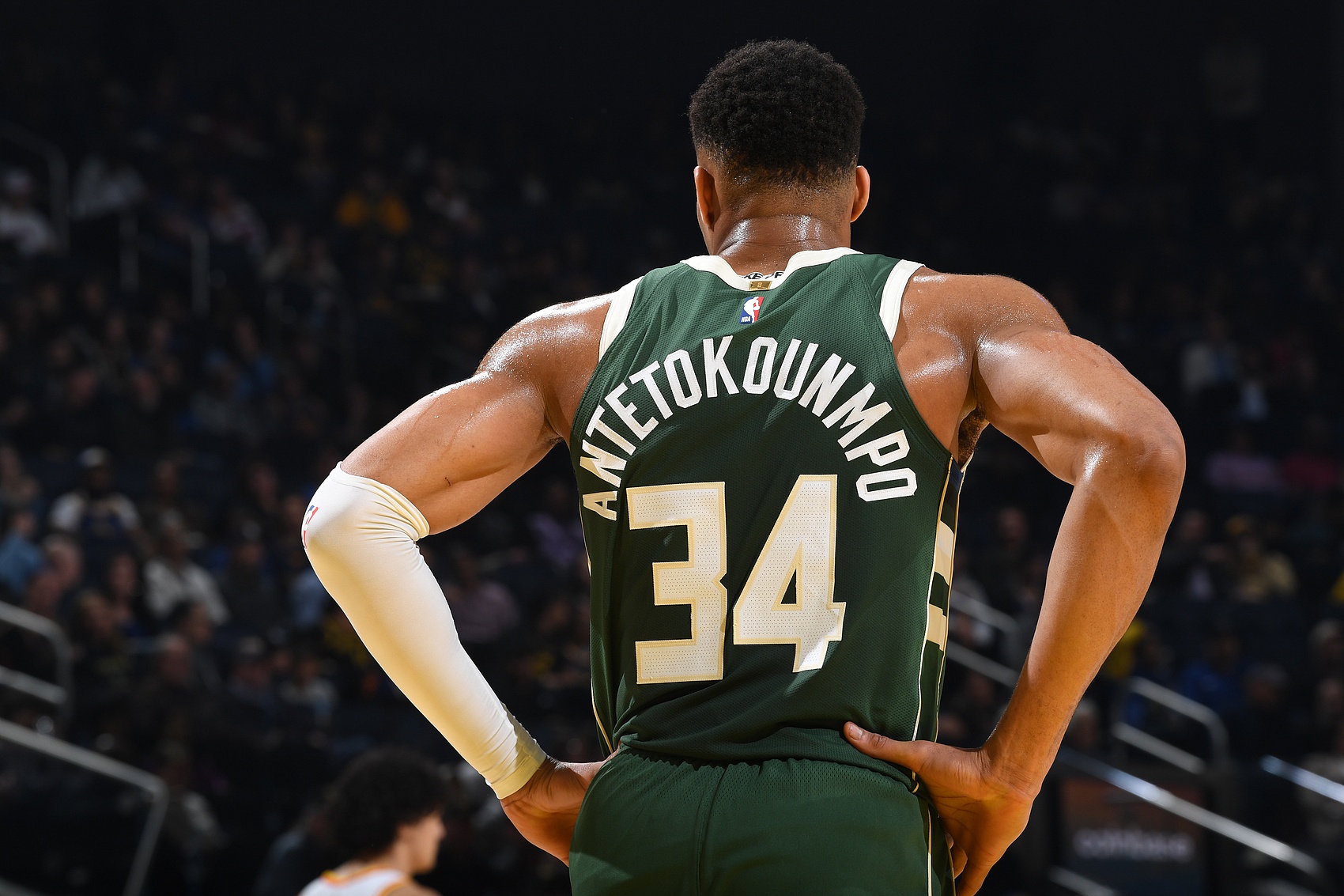 字母哥第222場比賽30+10板 現(xiàn)役斷檔領(lǐng)先 濃眉第2 詹姆斯第3