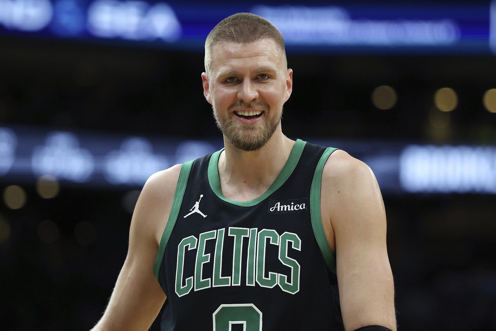 巨神兵!波爾津吉斯半場9中6&三分4中3 高效砍17分6板&正負值+19