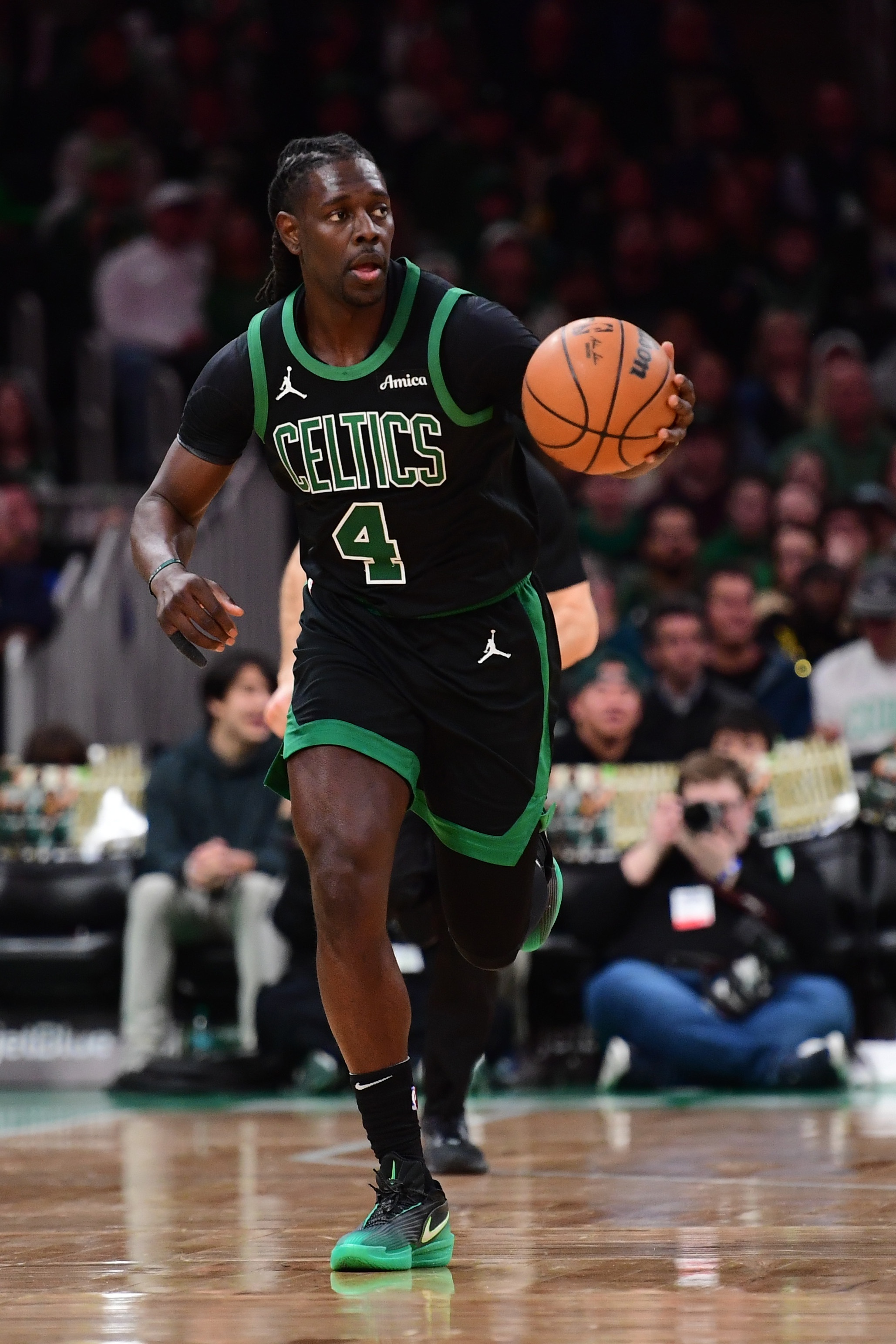 社會我朱哥!霍勒迪10中6得16分2板3助1斷 正負值+28