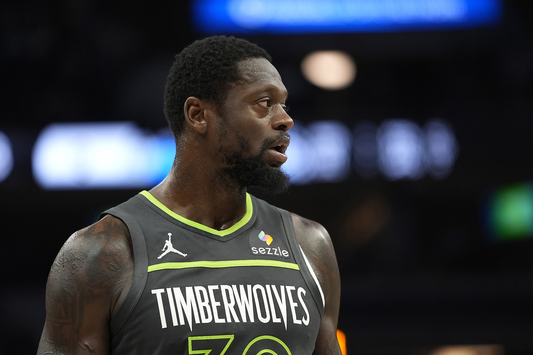 高效全能！蘭德爾18中9拿到26分8板5助 罰球7中7