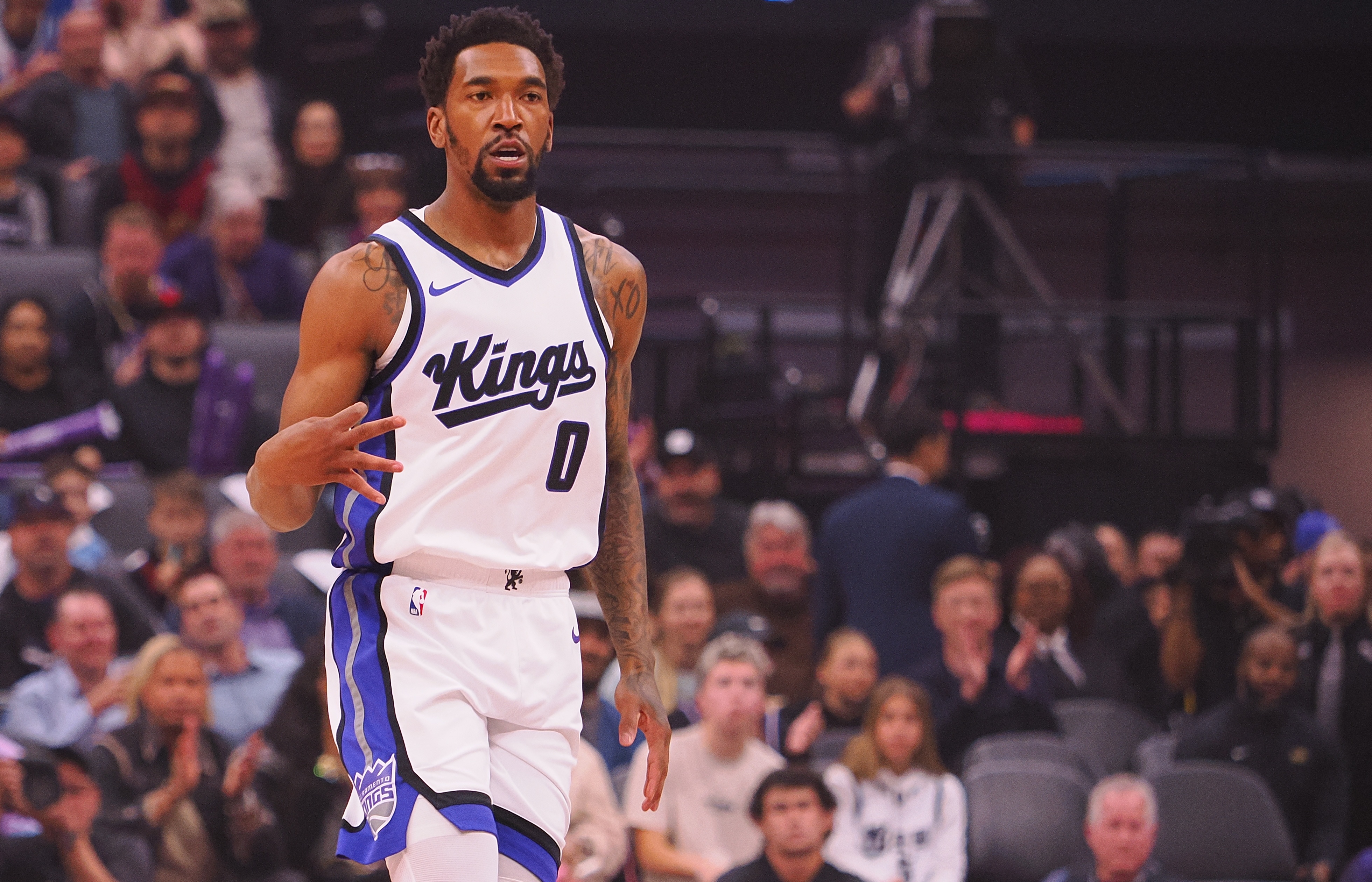 熱得發(fā)燙!蒙克半場5記三分轟下19分 首節(jié)獨(dú)得15分