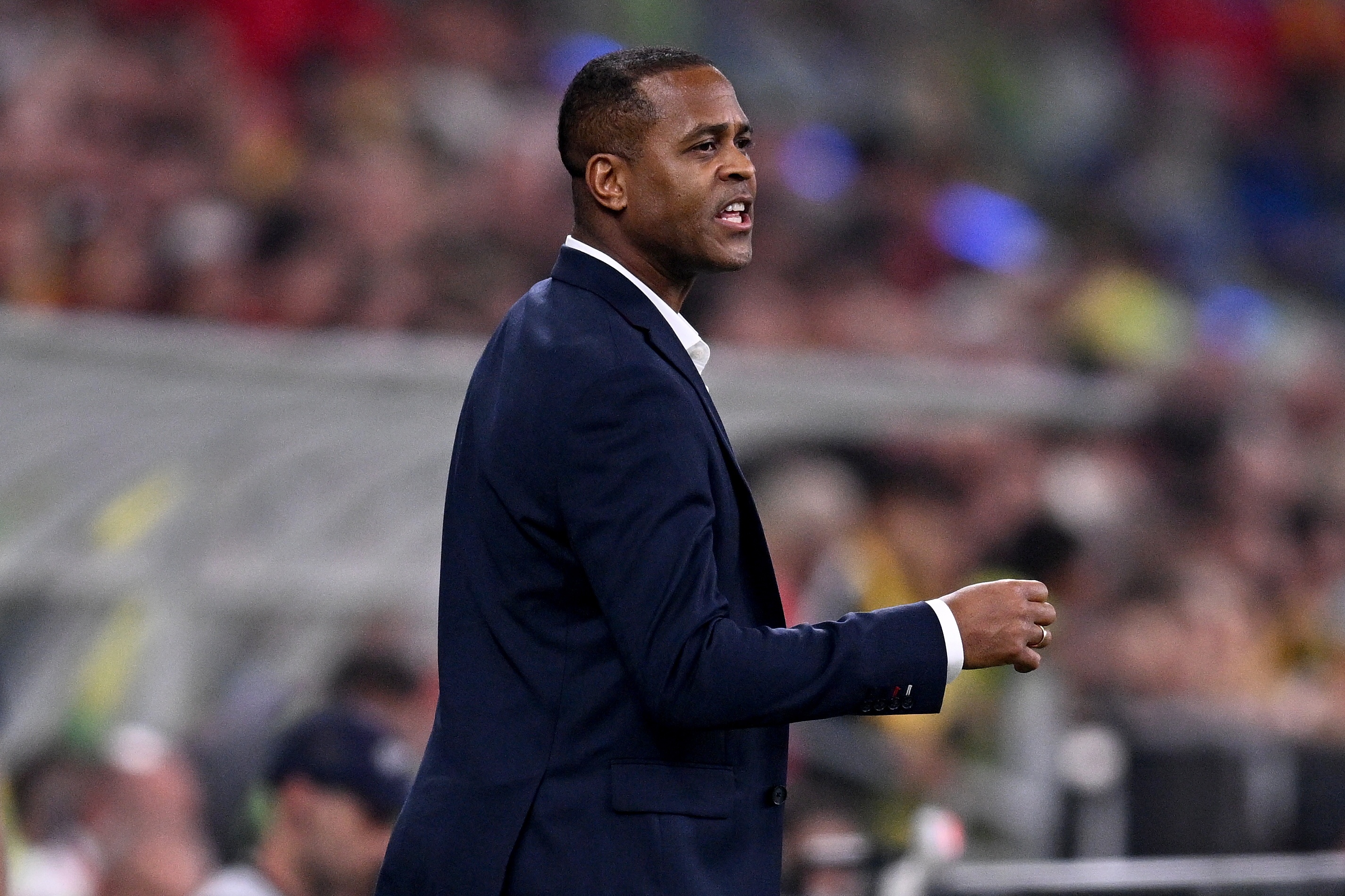 記者:印尼主場能容納7.7萬人,將嚴重考驗國足的抗干擾能力