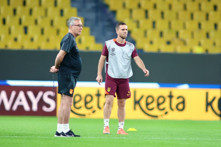 歸化球員塞爾吉尼奧替補待命,本場能否實現國足首秀??