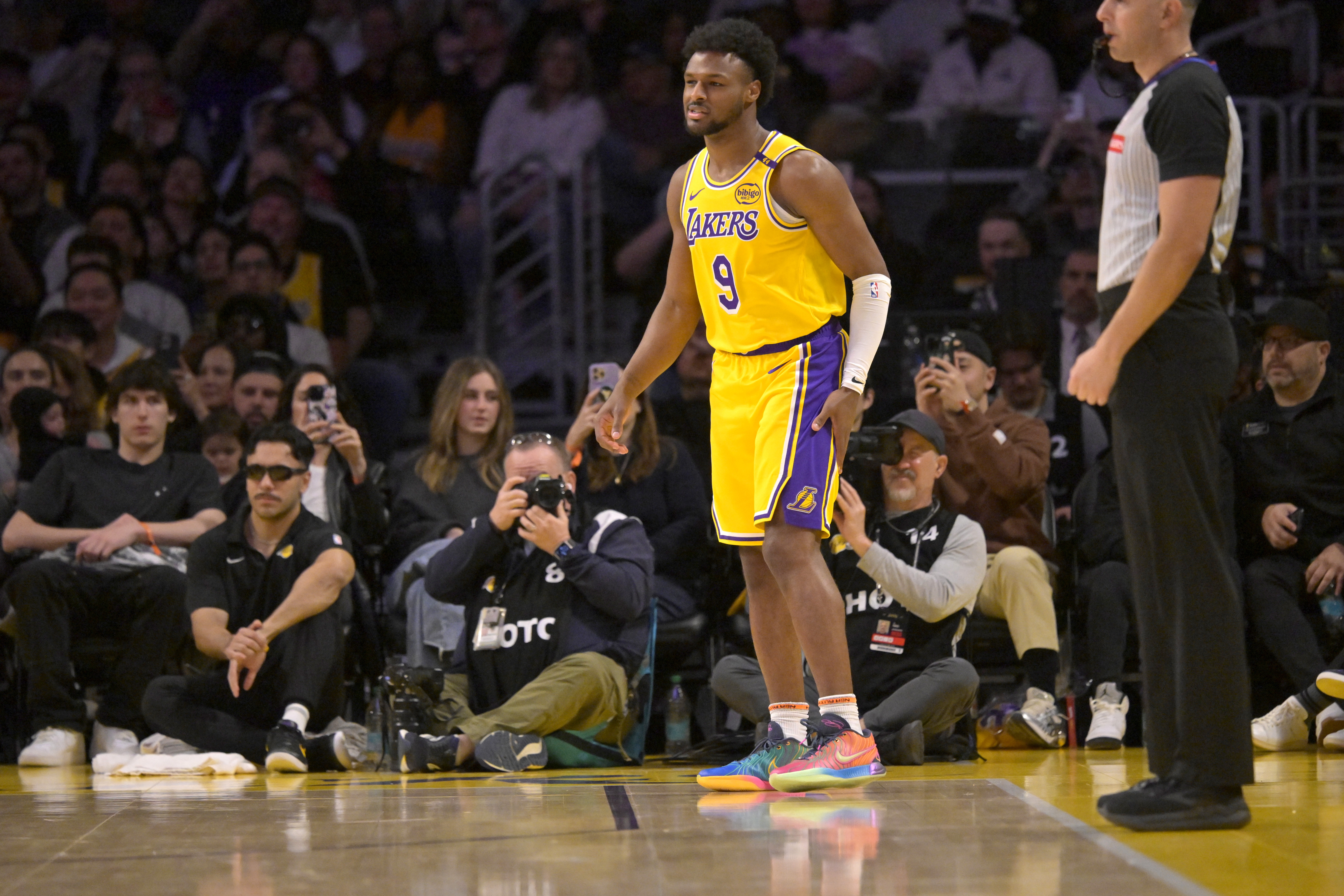 布朗尼:對(duì)于那些隨意談?wù)撐业娜宋覠o能為力 只能去變得更好