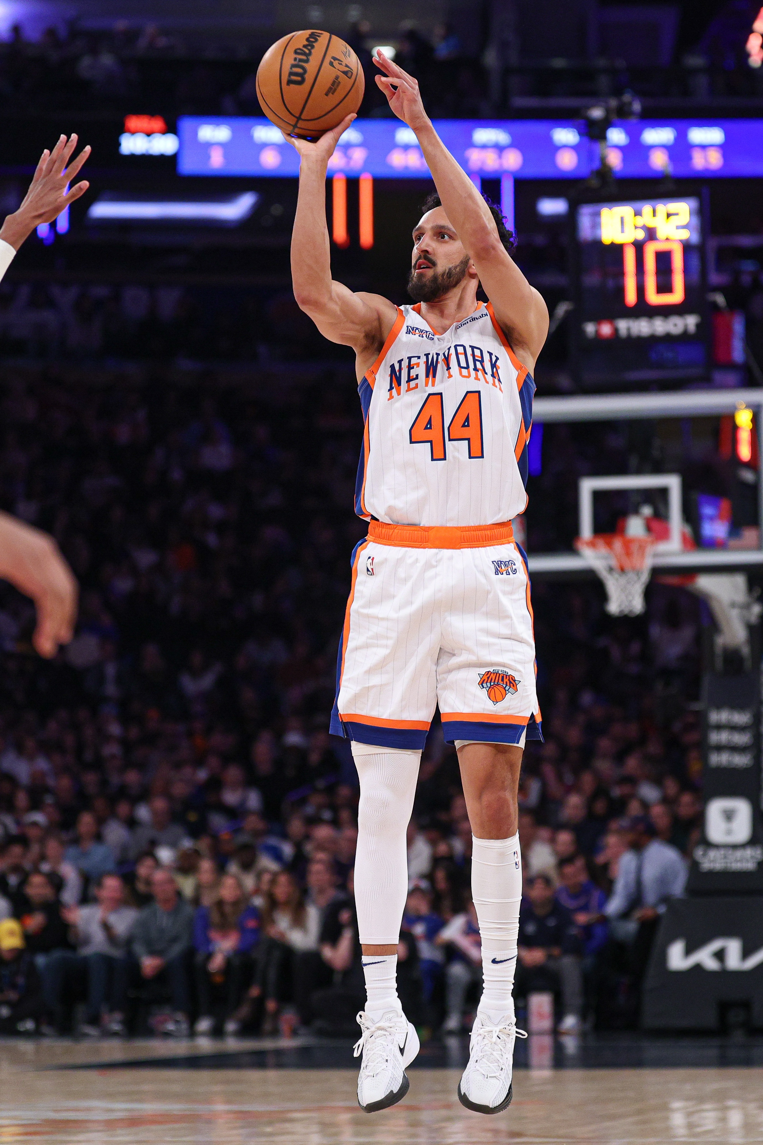 替補(bǔ)火力猛!沙梅特9中4得11分4板1斷 三分6中3