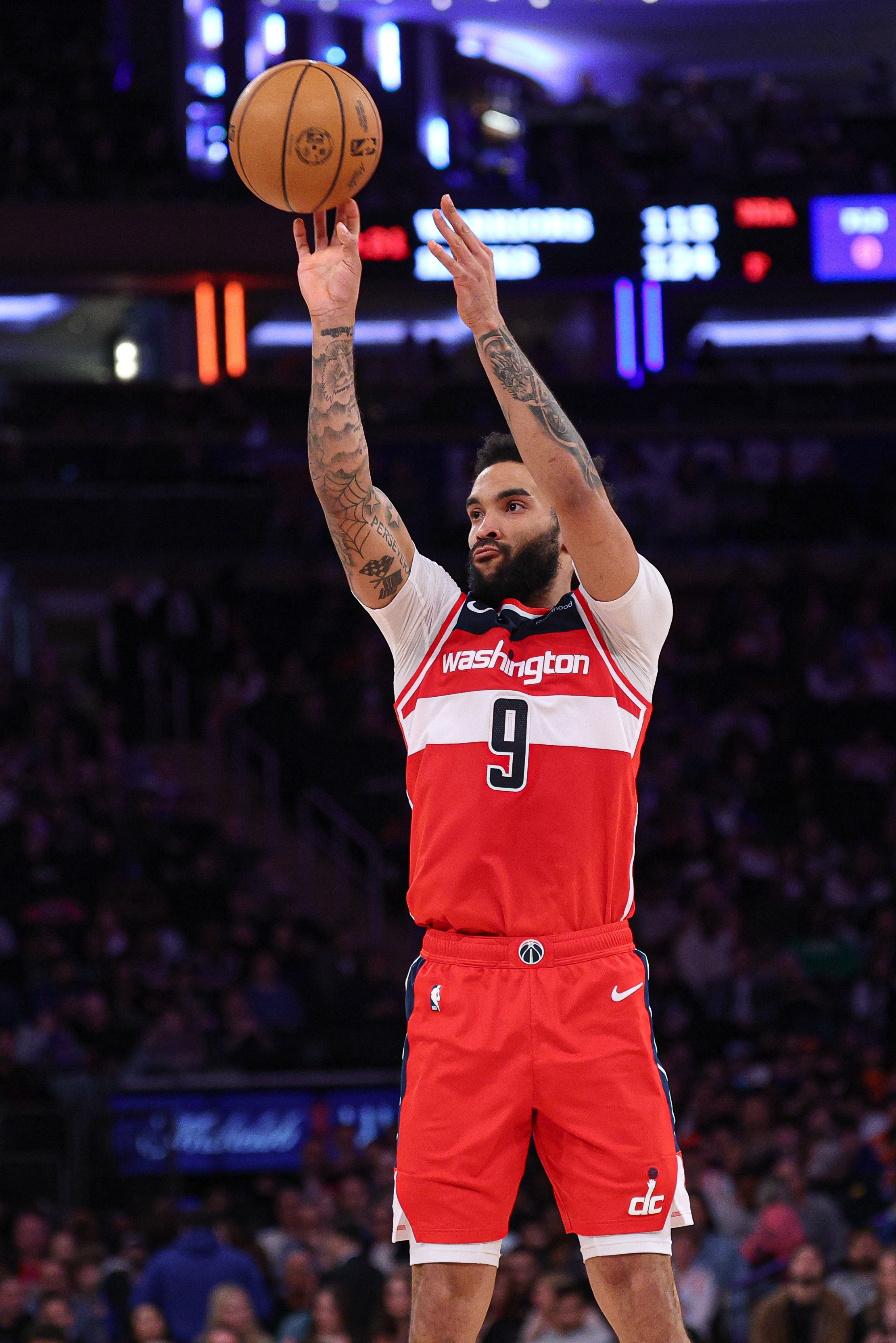 陌生！奇才首節三分球12中9爆砍45分 領先76人16分