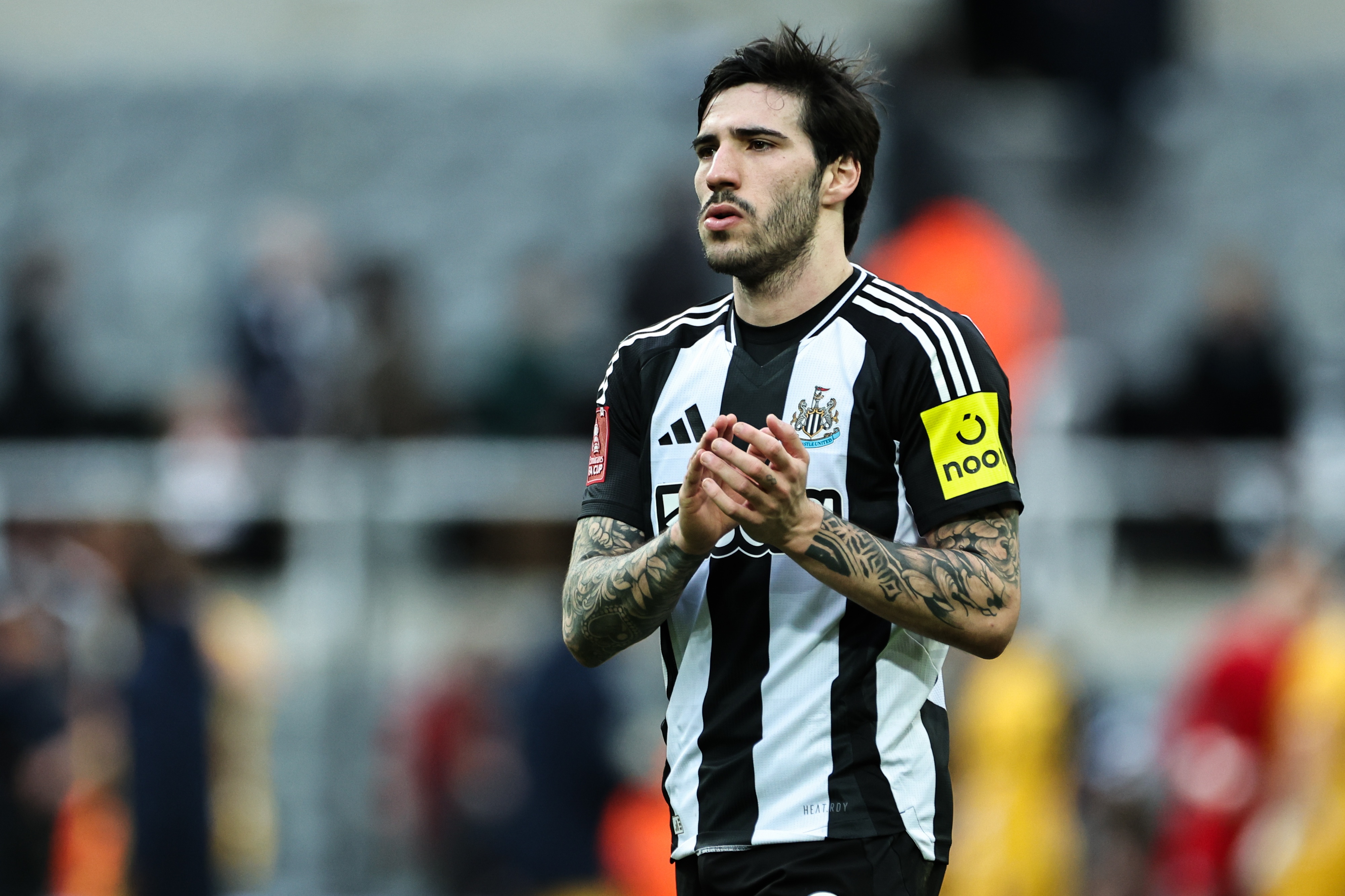 現身價4500萬!世體:巴薩5年來密切關注托納利 曾報價6500萬遭拒